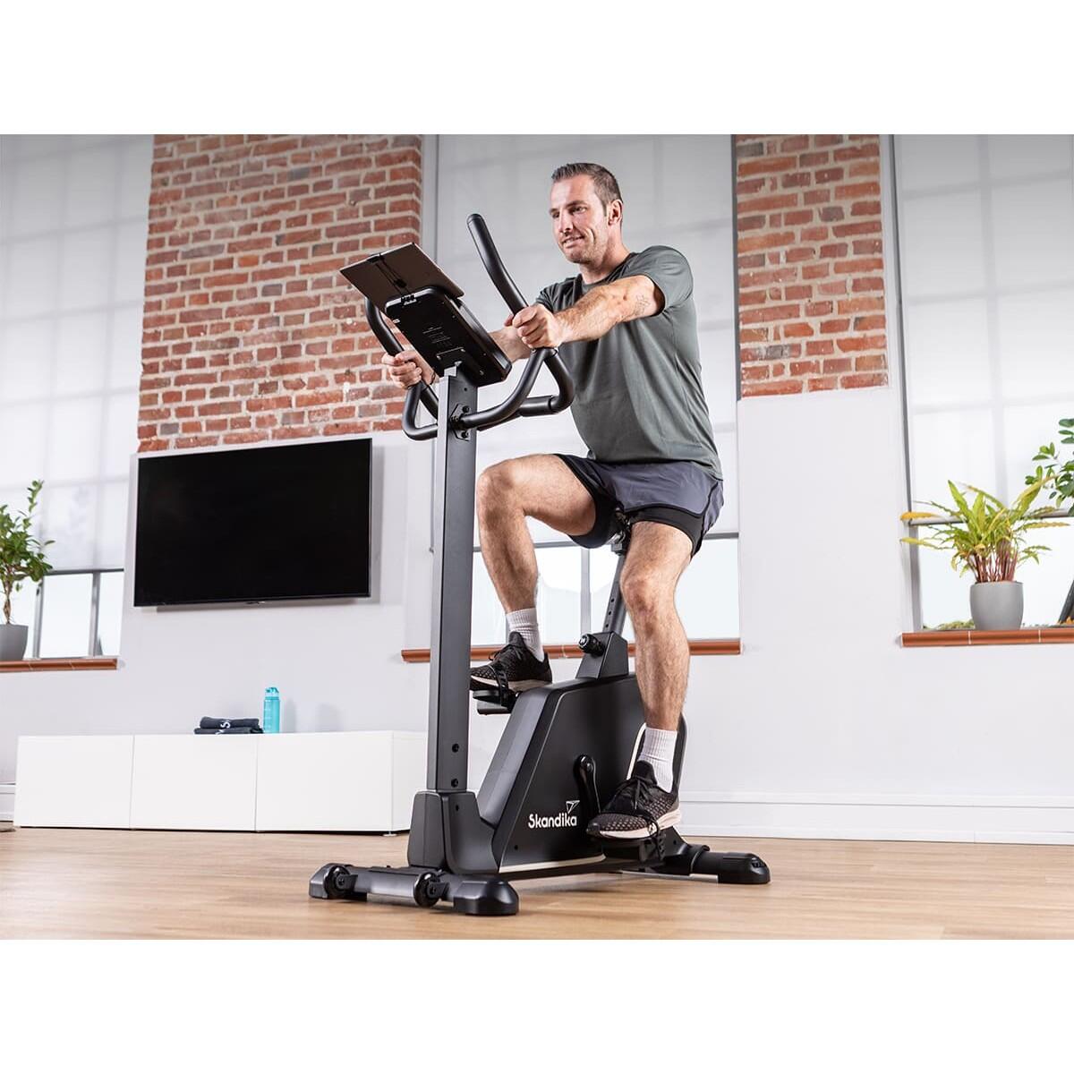 Ergómetro Cykling P10 - bicicleta estática con 32 niveles de resistencia 2/10