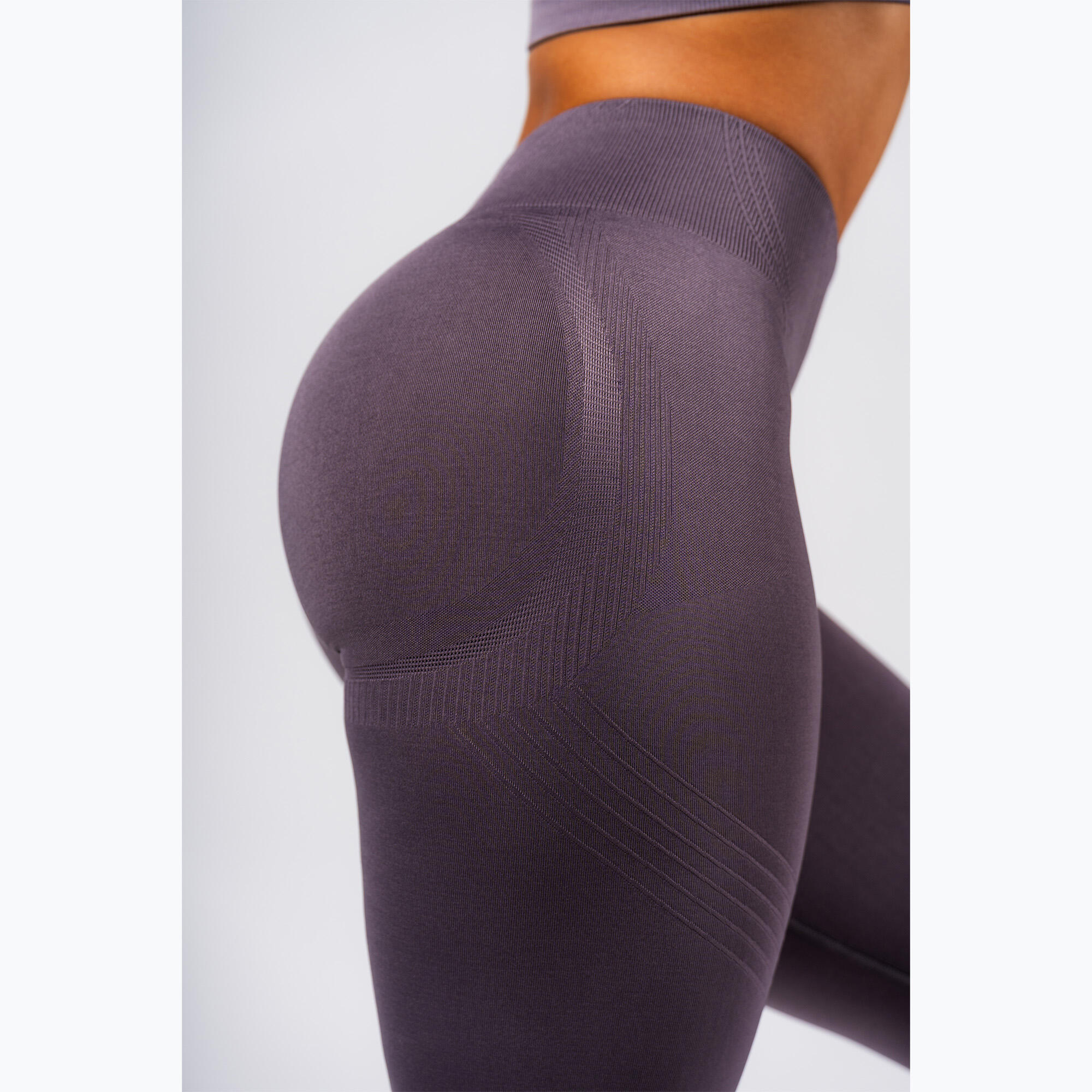 Legginsy treningowe damskie NEBBIA Flow Seamless Maximum Push-Up 6/7