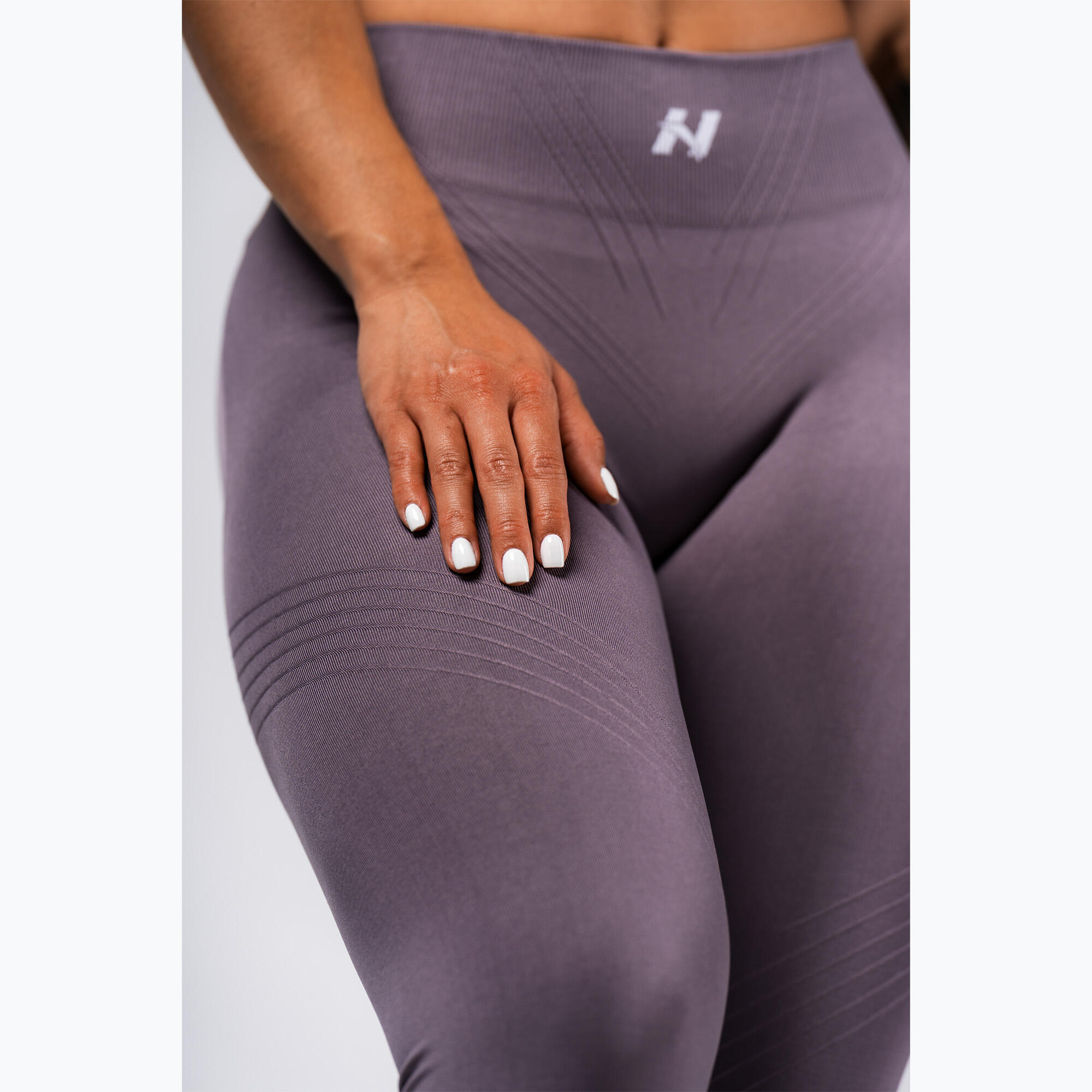 Legginsy treningowe damskie NEBBIA Flow Seamless Maximum Push-Up 4/7