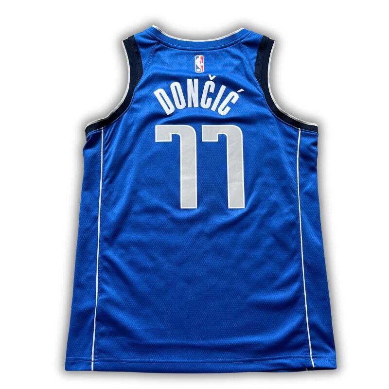 Segunda vida - Camisola NBA Dallas Mavericks 2018/2023 Doncic - Como novo 2/2