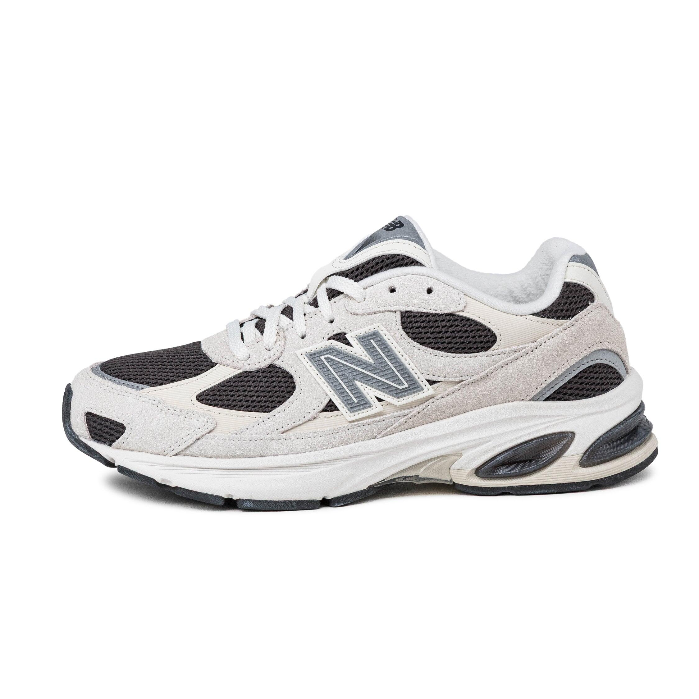NEW BALANCE picture