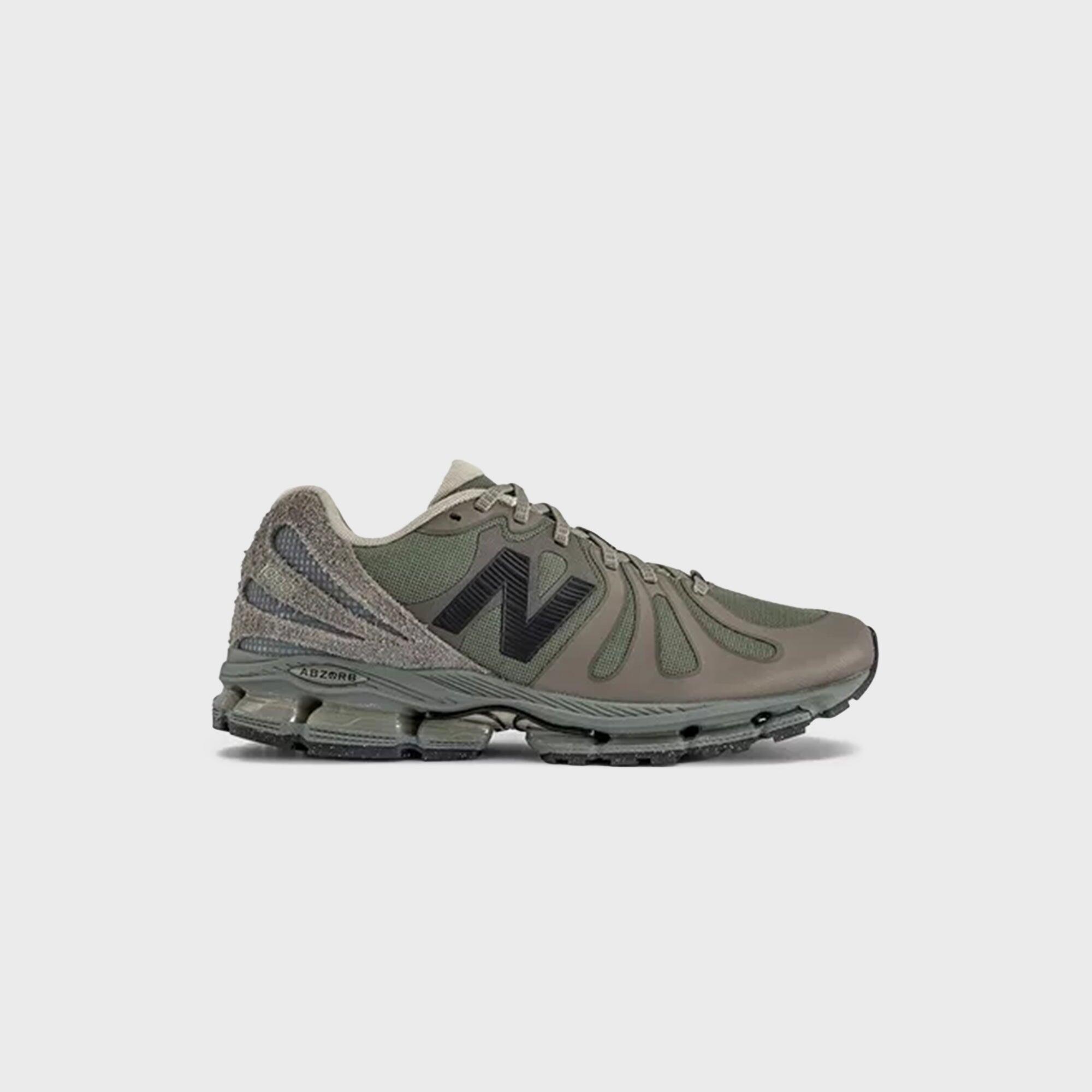 NEW BALANCE picture
