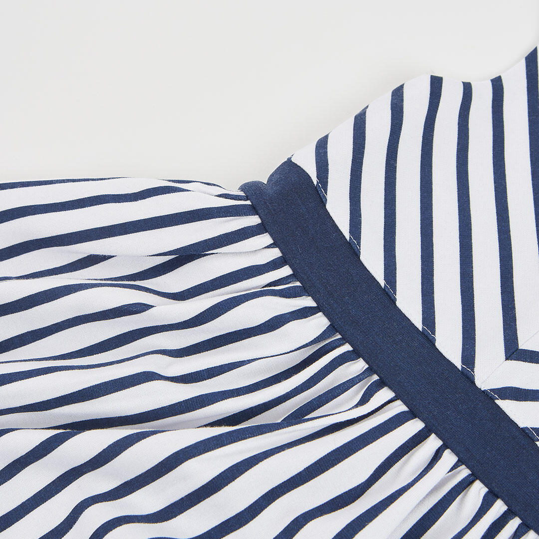 Vestido de rayas blancas y azul marino 4/4