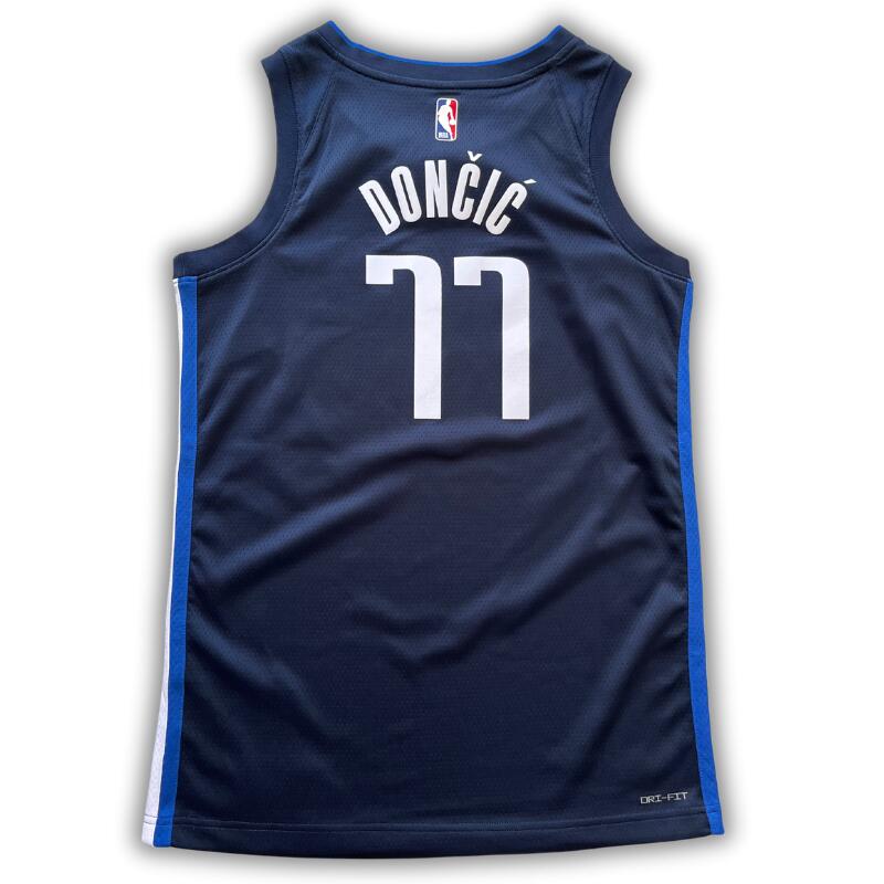 Segunda vida - Camisola NBA Dallas Mavericks 2020/2022 Doncic - Como novo 2/2