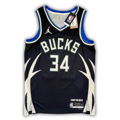 Tweedehands - nba shirt milwaukee bucks 2022/2023 giannis - als nieuw
