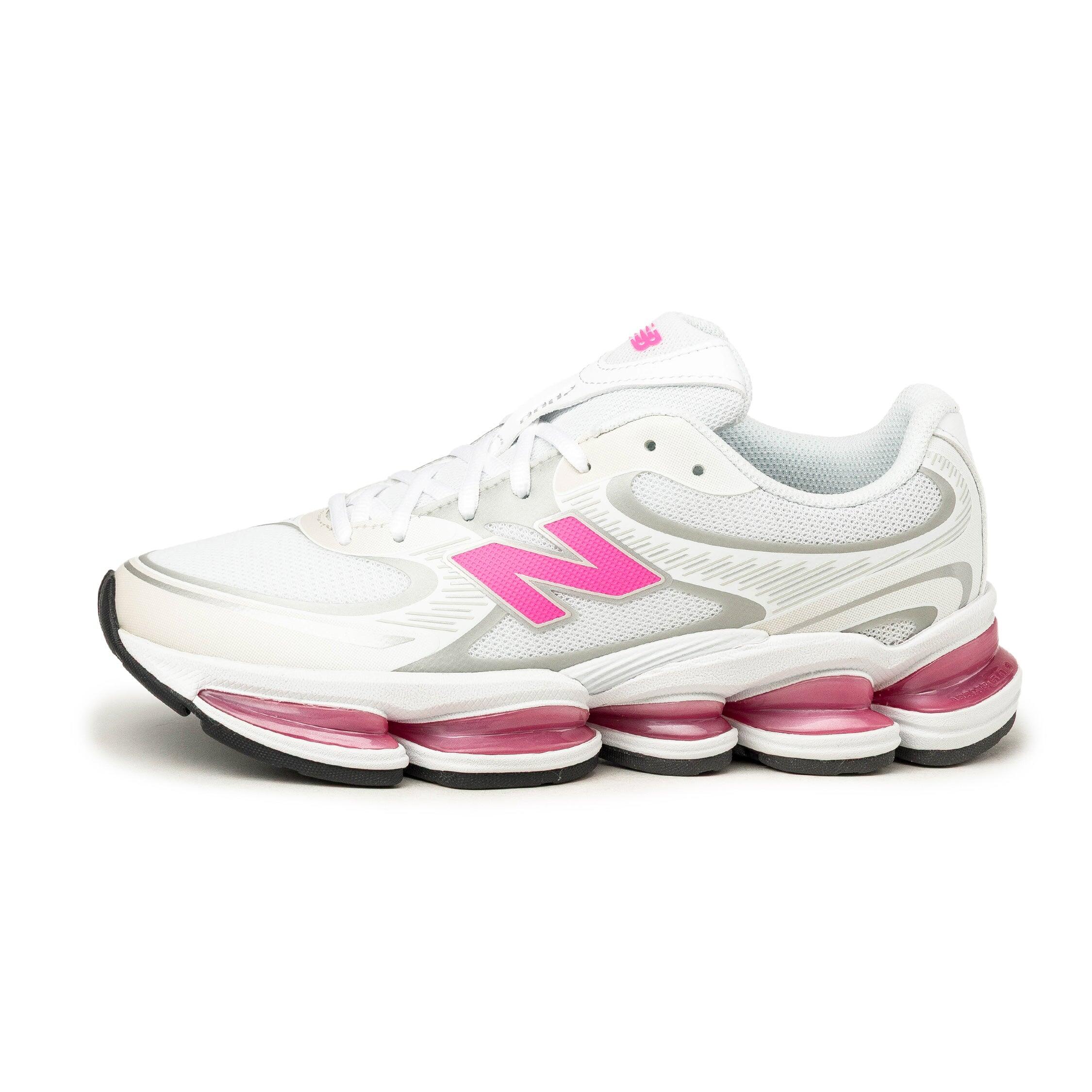 NEW BALANCE picture
