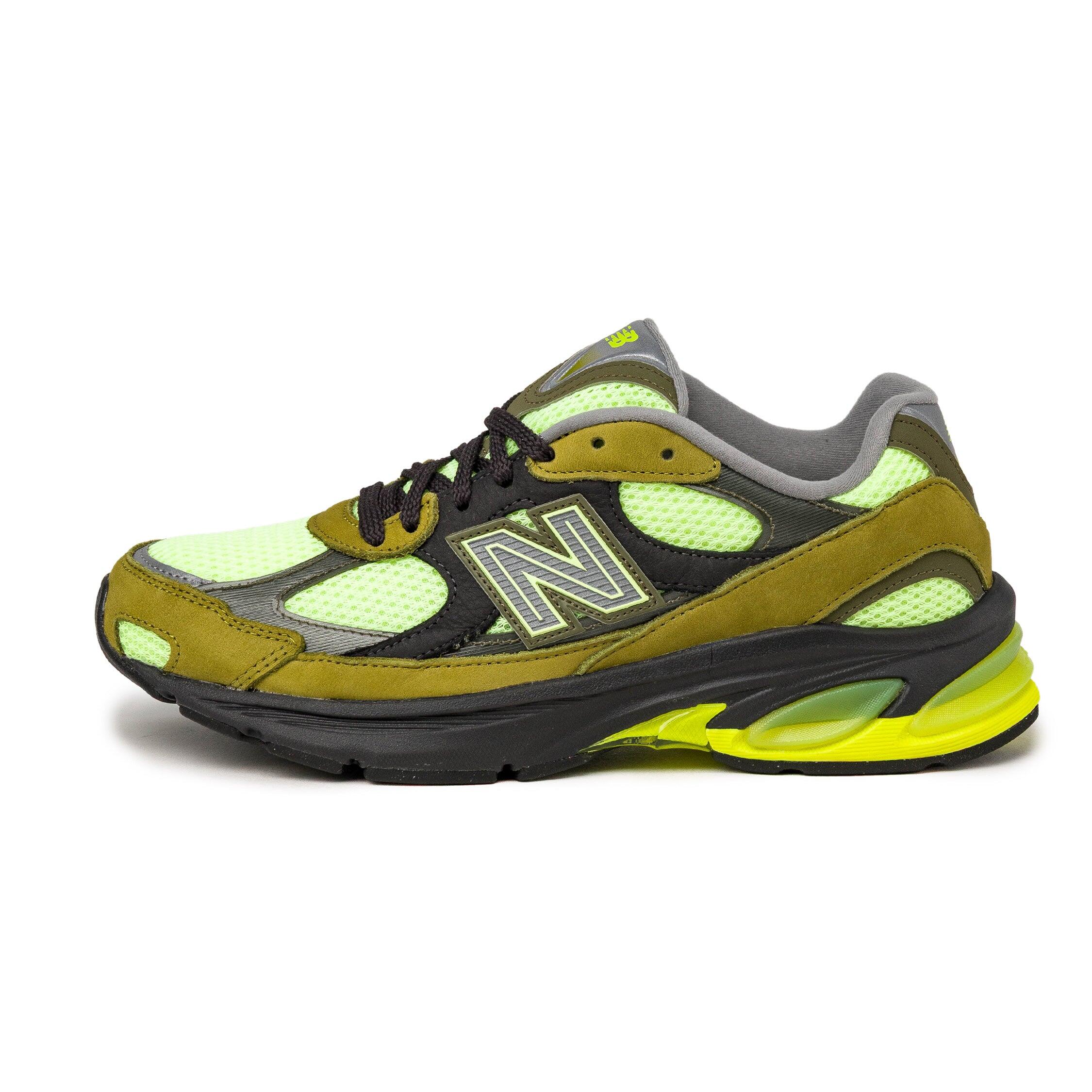 NEW BALANCE picture