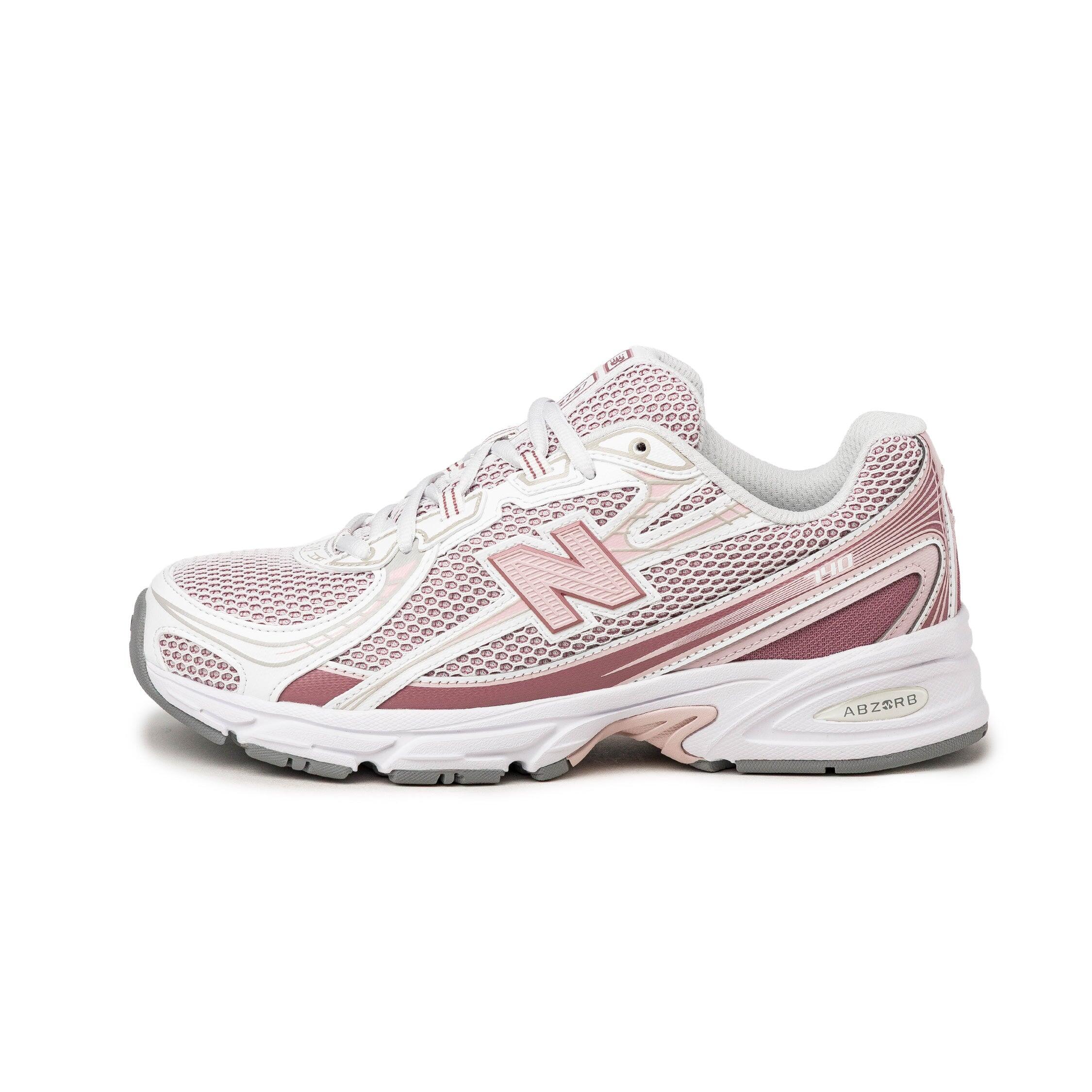 NEW BALANCE picture