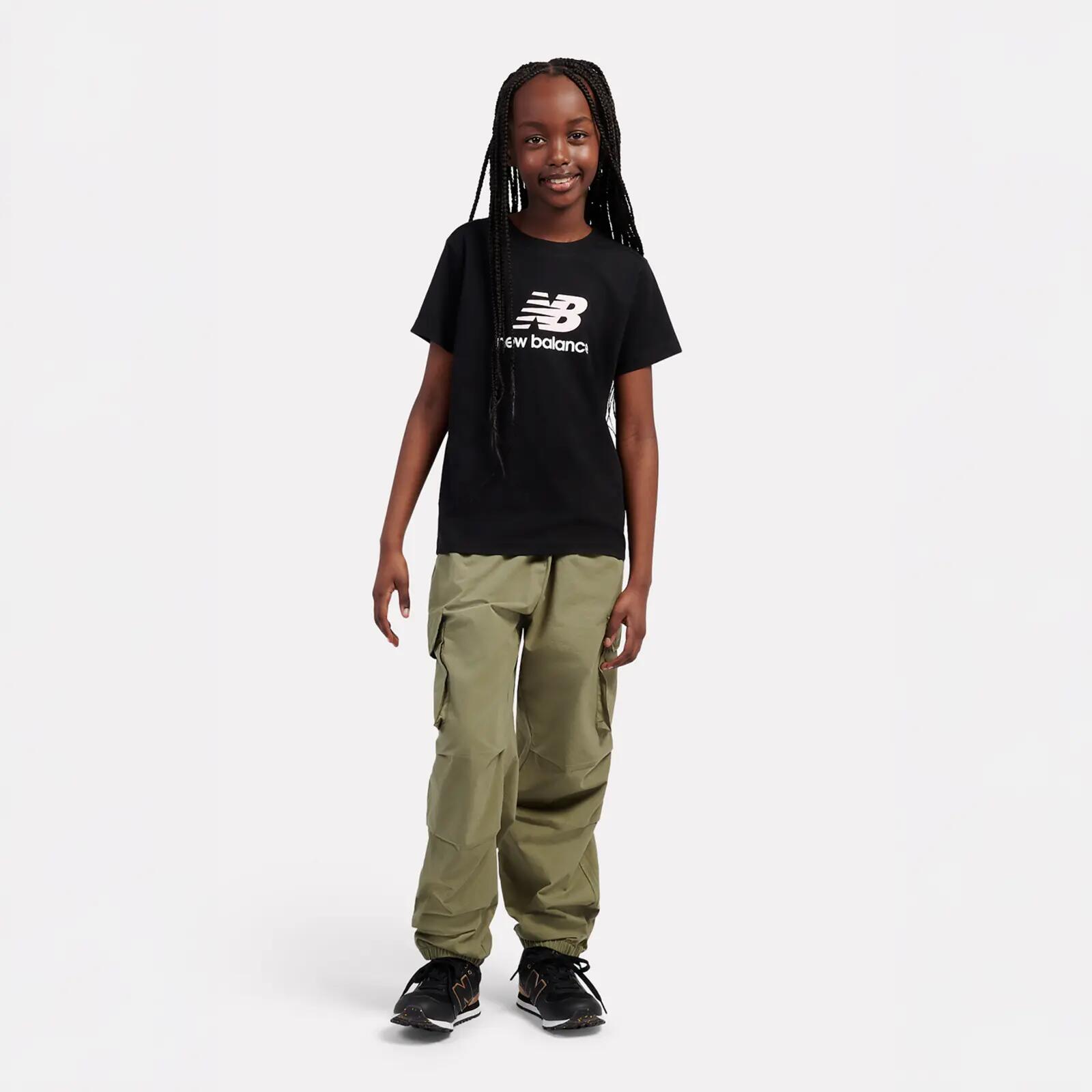 Maglietta New Balance con logo impilato T-shirt per ragazze 4/6