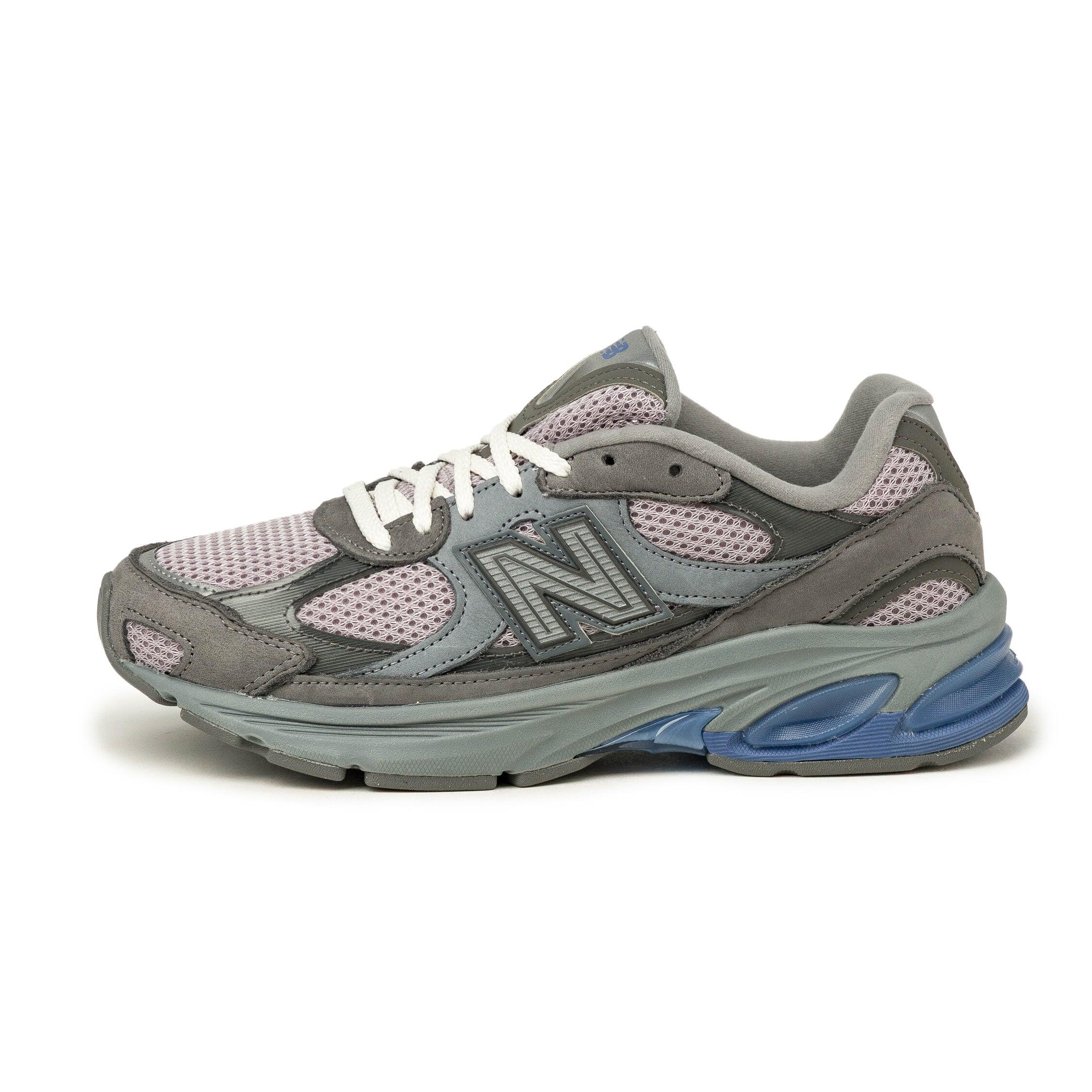 NEW BALANCE picture