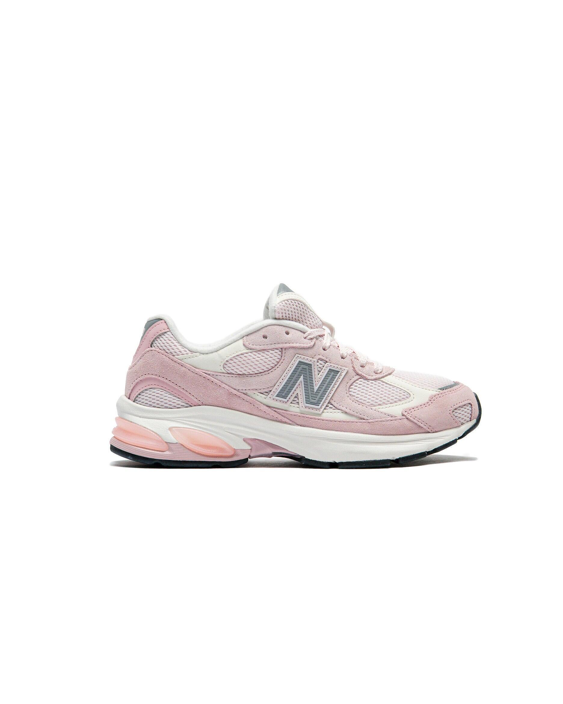 NEW BALANCE picture