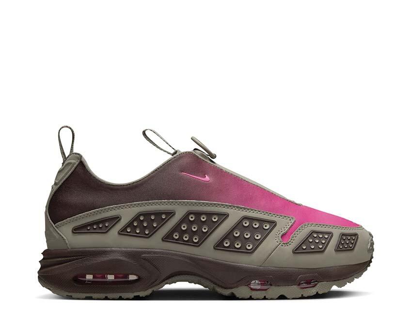NIKE picture