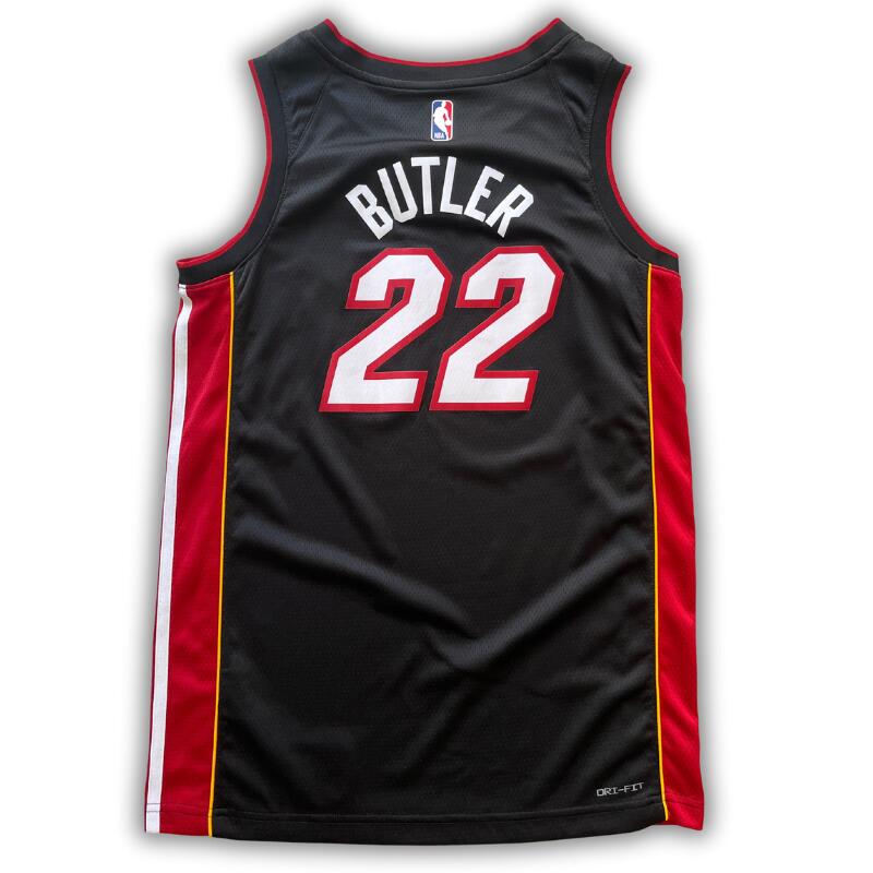Segunda vida - Camisola NBA Miami Heat 2019/2023 Butler - Como novo 2/2
