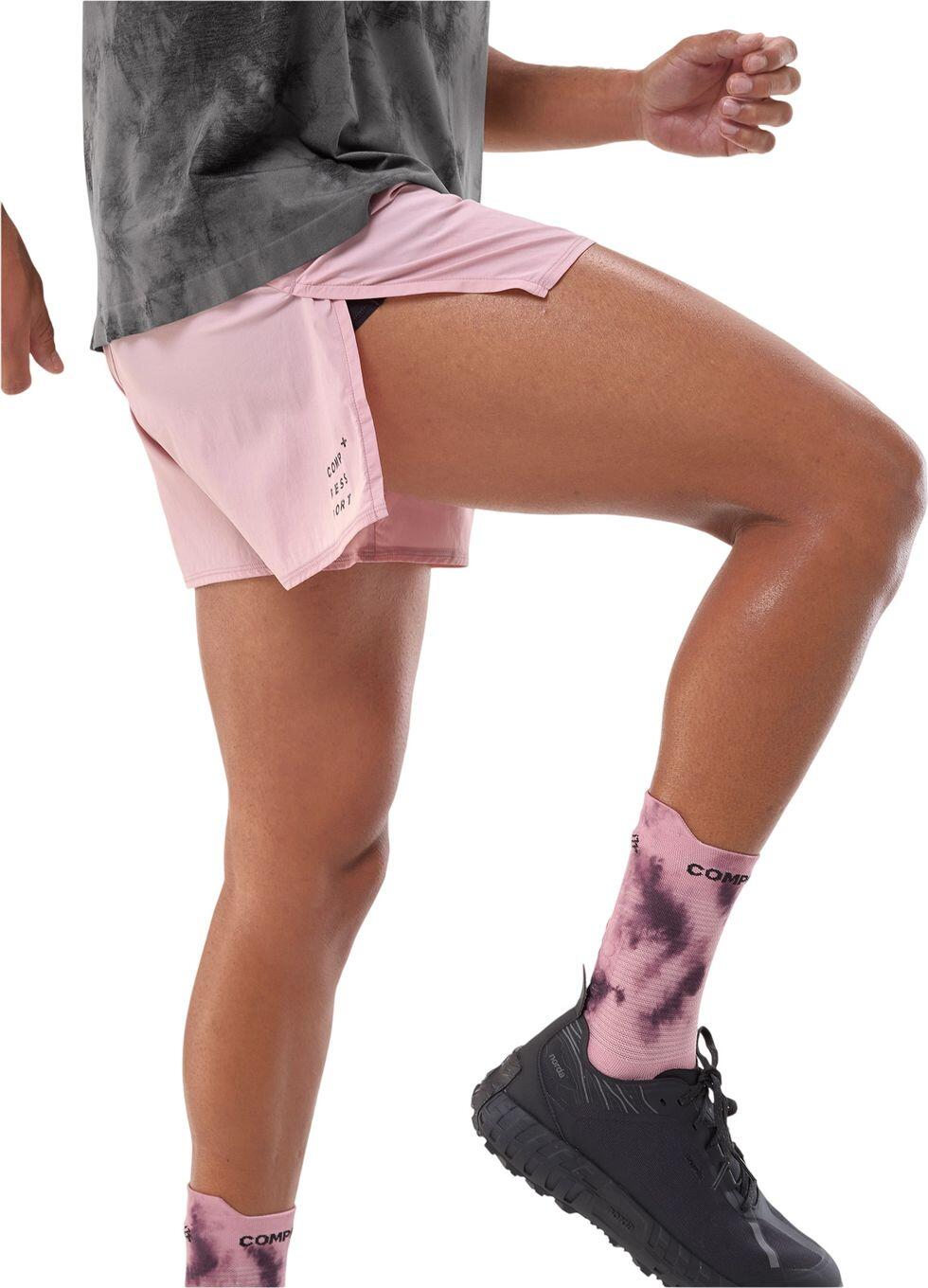 Short Splité Compressport Racing Eat My Dust! Rose Homme 4/5