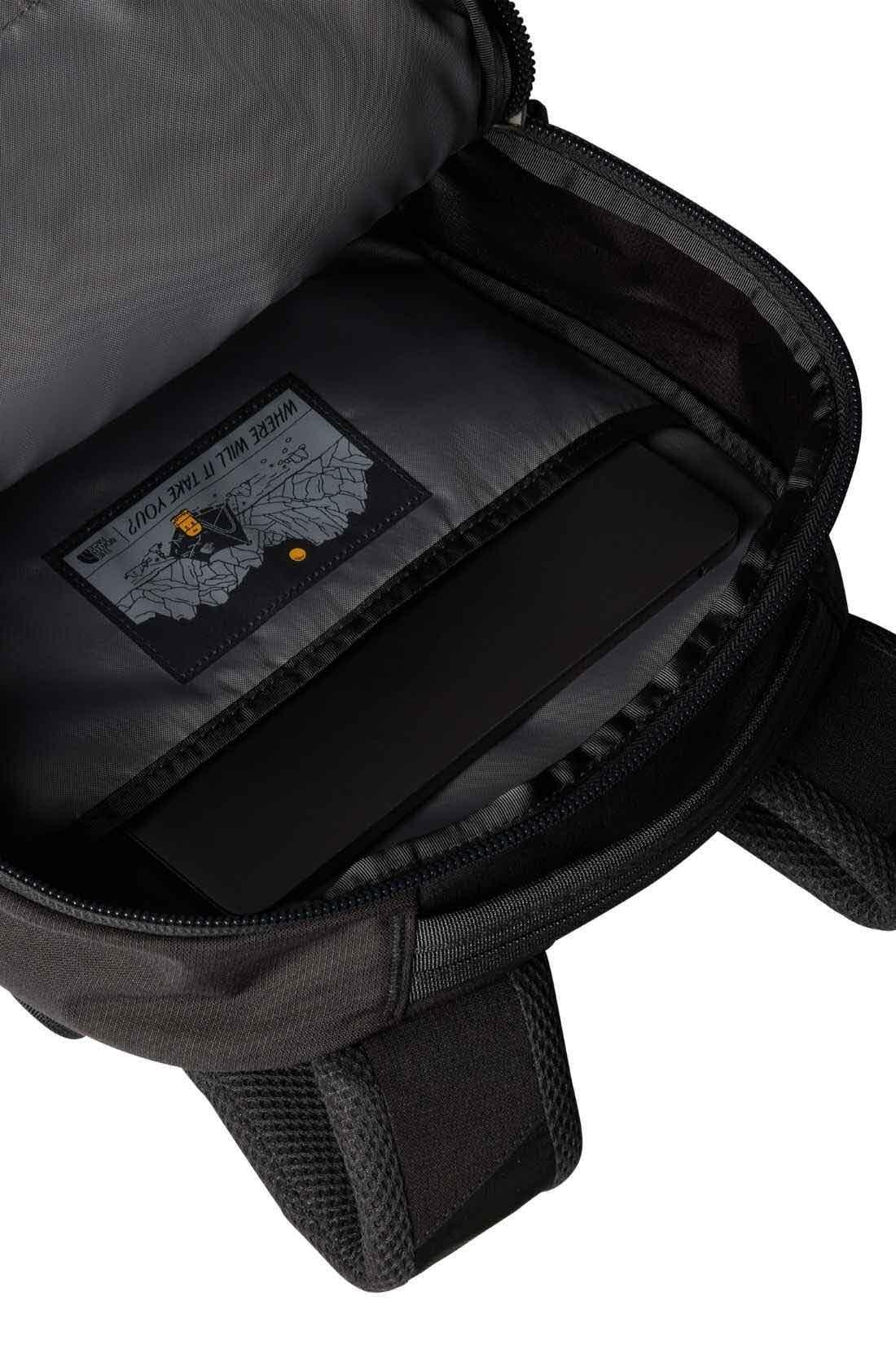 Mochila Jester da THE NORTH FACE em nylon reciclado com suspensão FlexVent. 2/7