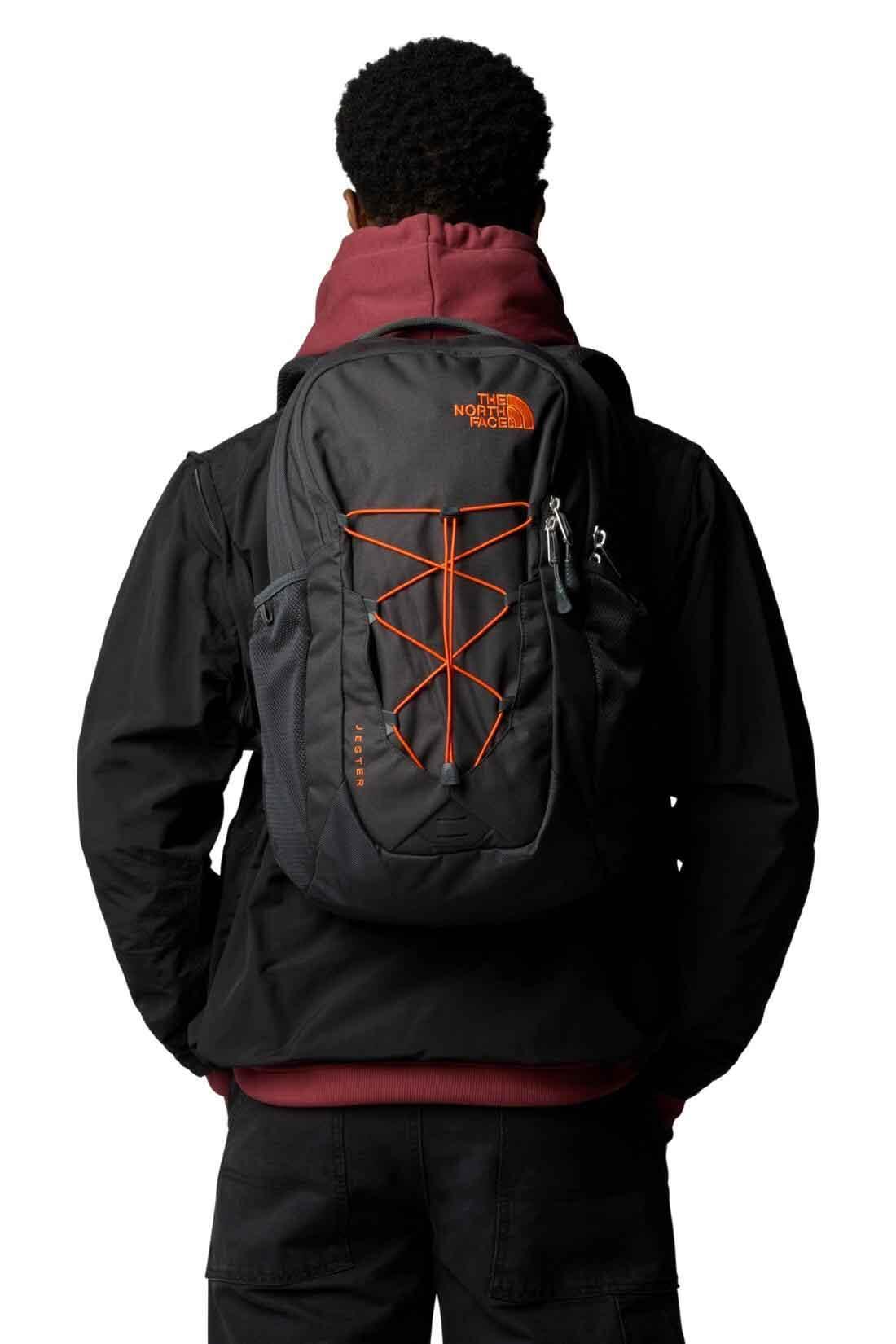 Mochila Jester da THE NORTH FACE em nylon reciclado com suspensão FlexVent. 6/7