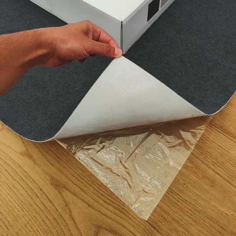 Muestra Moqueta Adhesiva Negro 50x50 cm para yoga, pilates 2/4