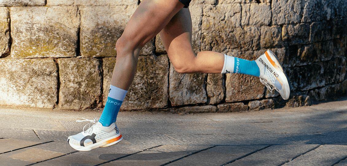 Chaussettes Compressport Mid Compression V2.0 Bleu/Blanc 6/7