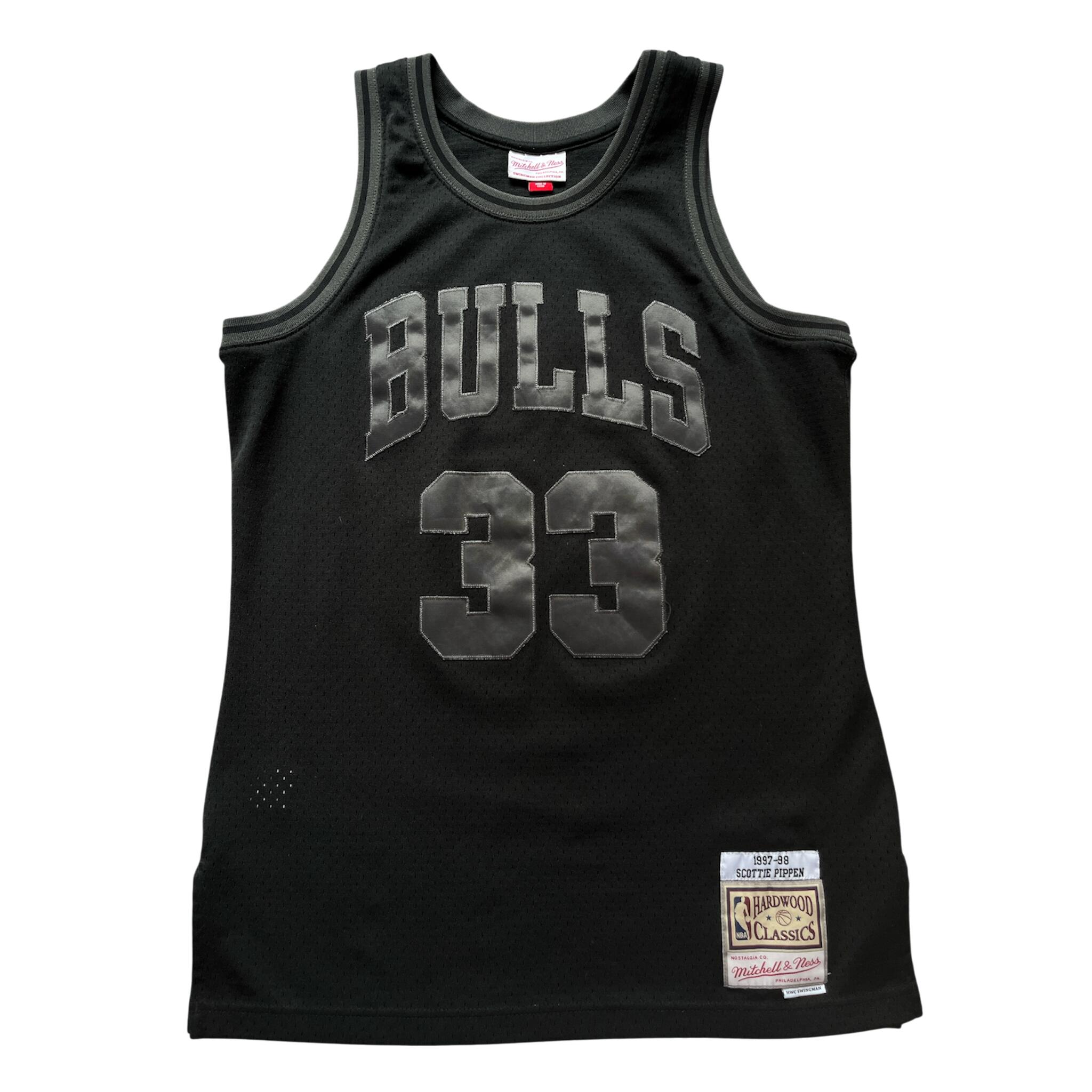 MITCHELL & NESS picture
