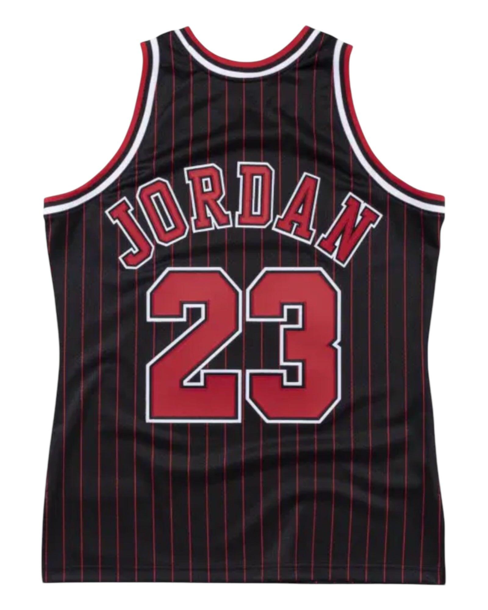 Segunda vida - Camisola NBA Chicago Bulls 1995/1996 Jordan - Como novo 2/2