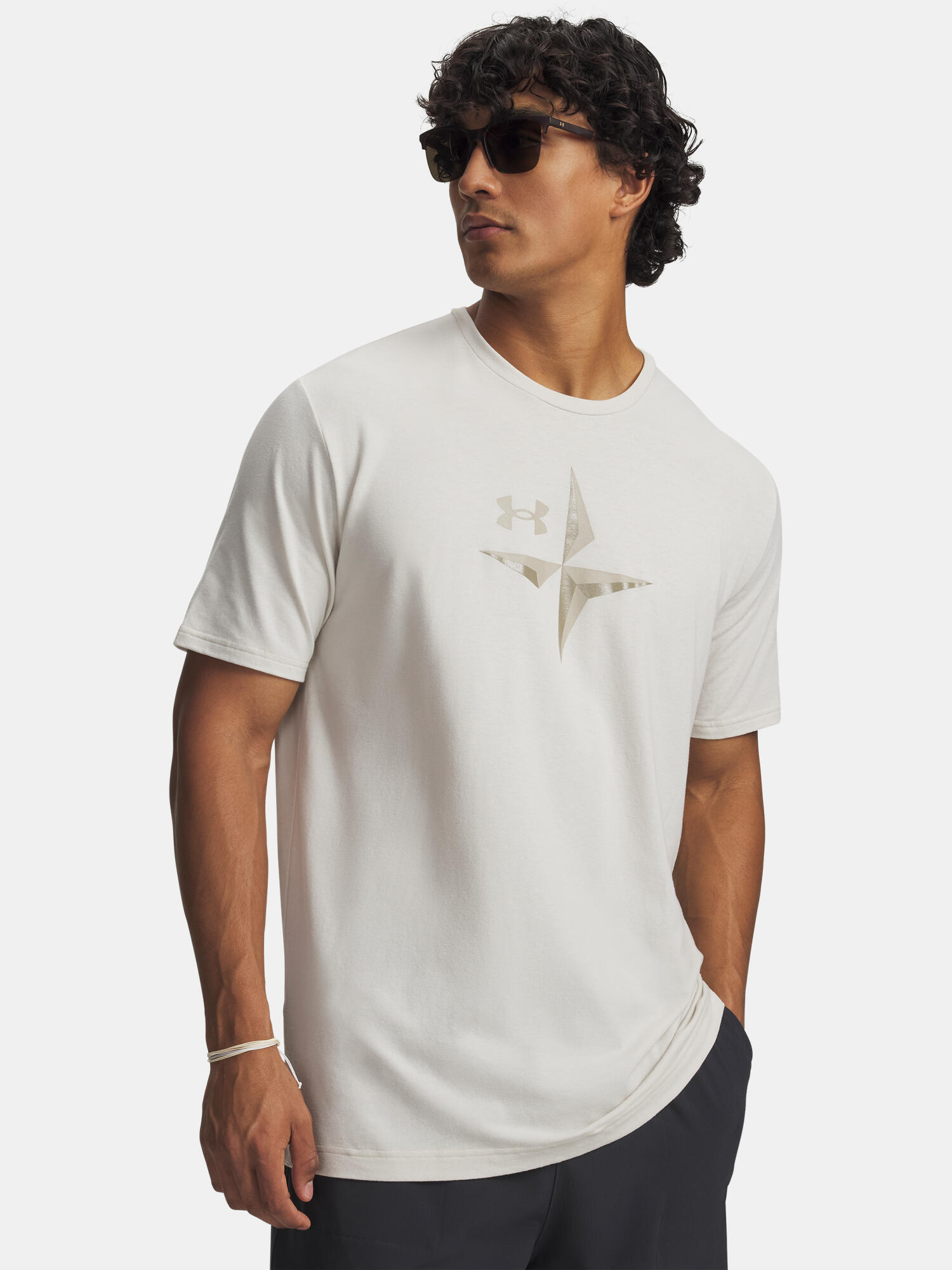 UNDER ARMOUR picture