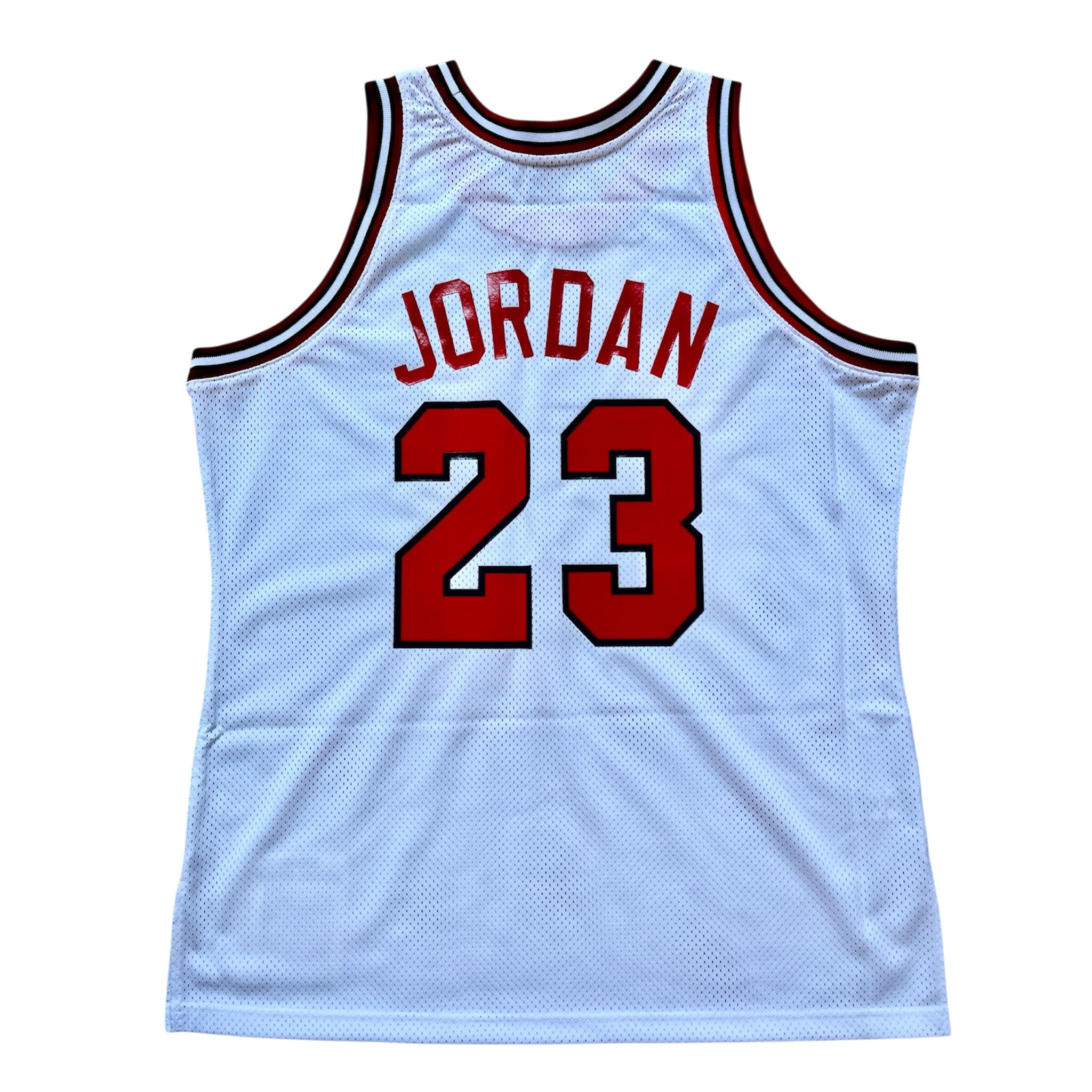 Segunda vida - Camisola NBA Chicago Bulls 1984/1985 Jordan - Como novo 2/2