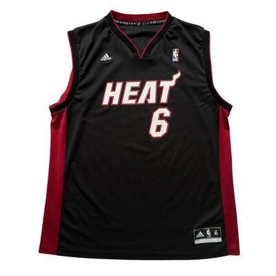 Tweedehands - nba shirt miami heat 2010/2012 james - als nieuw