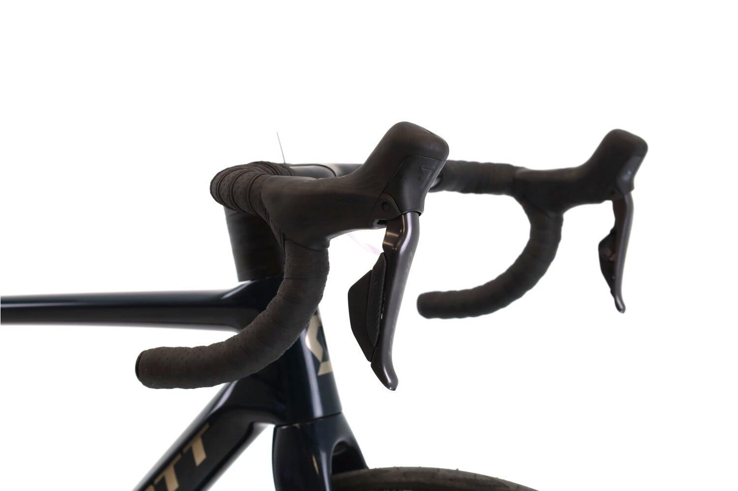 Segunda Vida · Bicicleta estrada ·  Addict 20 Di2 12V · Muito bom estado 6/8