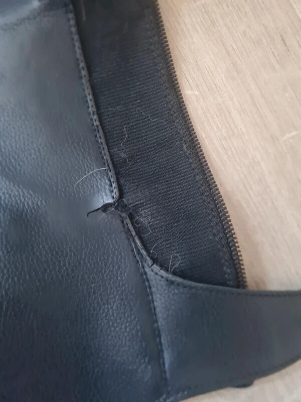 Entre Particuliers - Chaps cuir synthétique 2/7