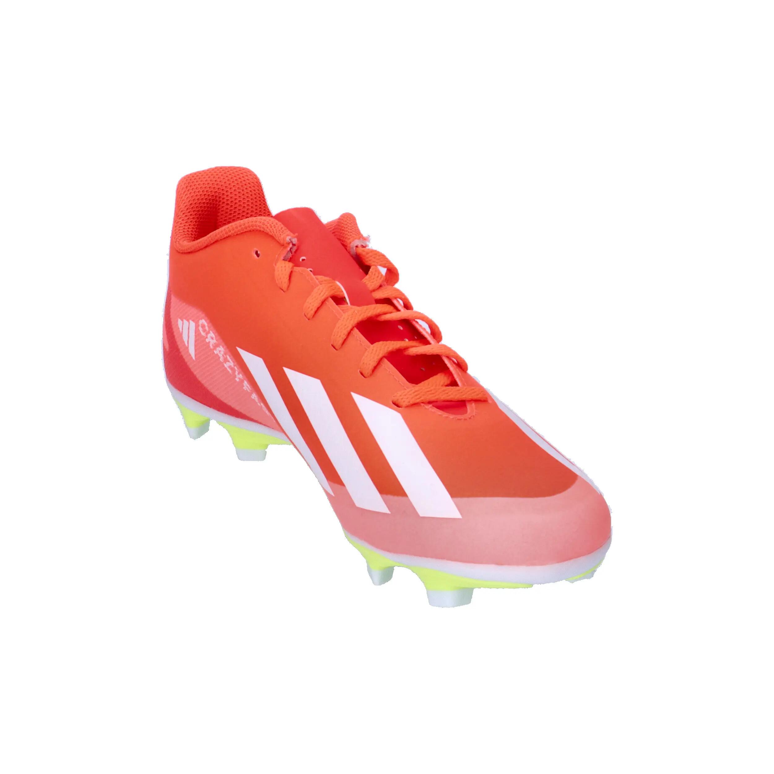 Chuteiras Adidas modelo IG0616 para unissex 2/15