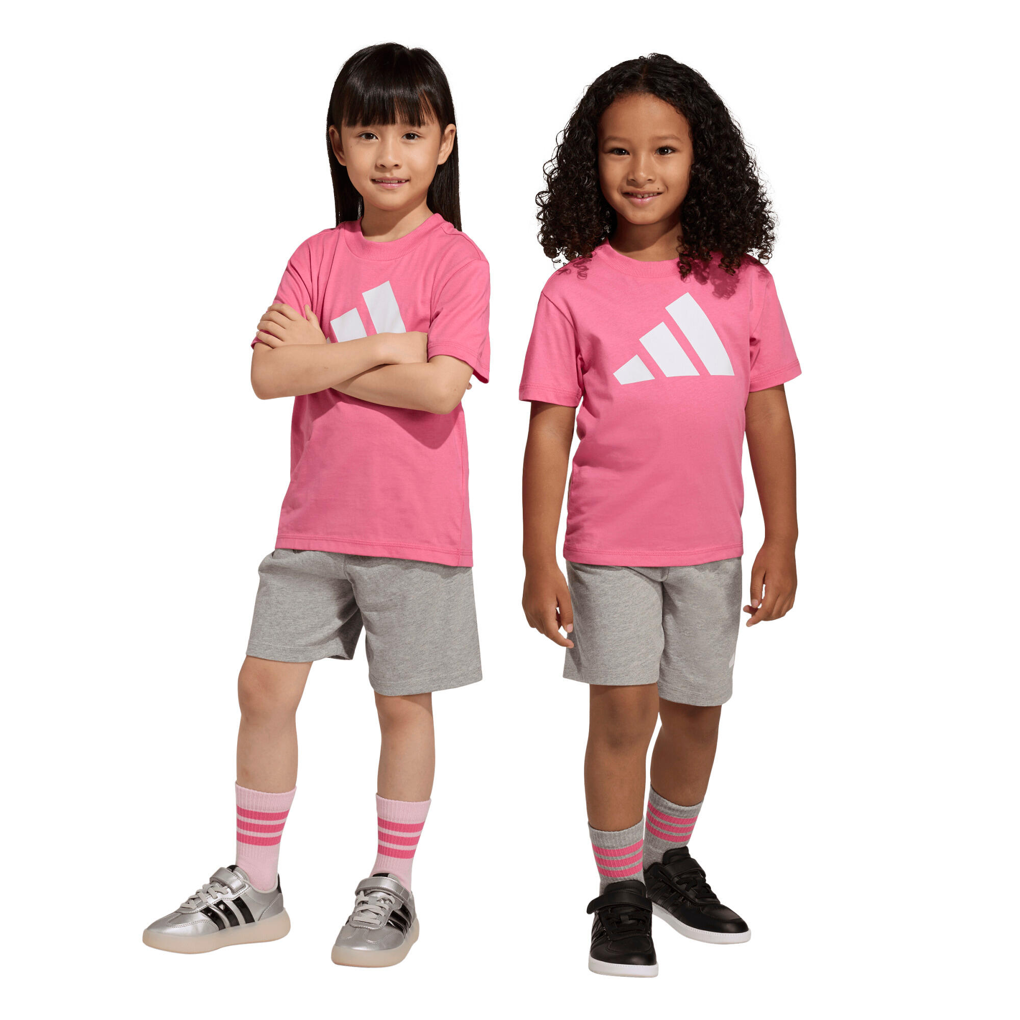 Completo t-shirt e pantaloni corti per bambini adidas Essentials 2/15
