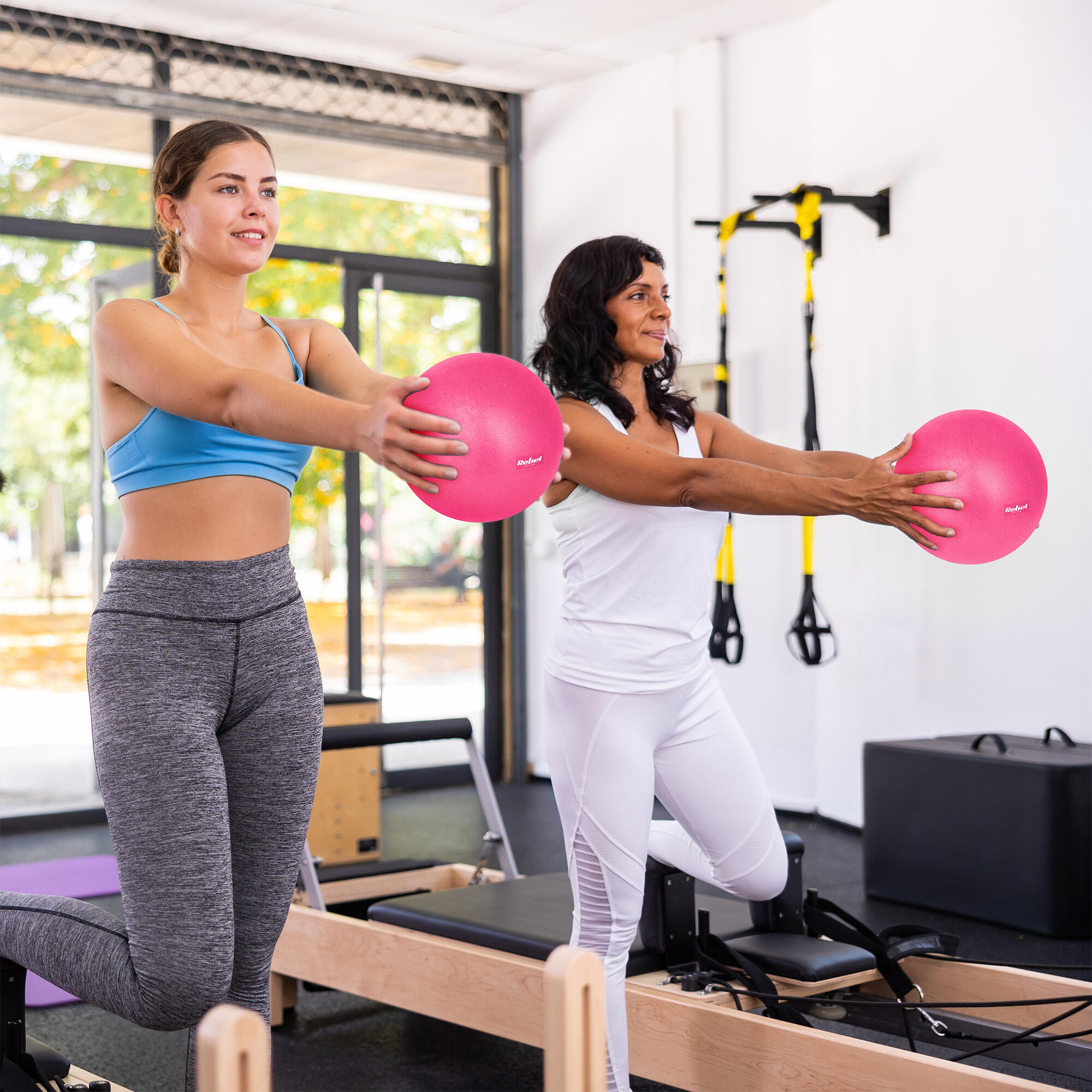 Mini piłka gimnastyczna do pilates rehabilitacyjna 25cm Rebel 6/7