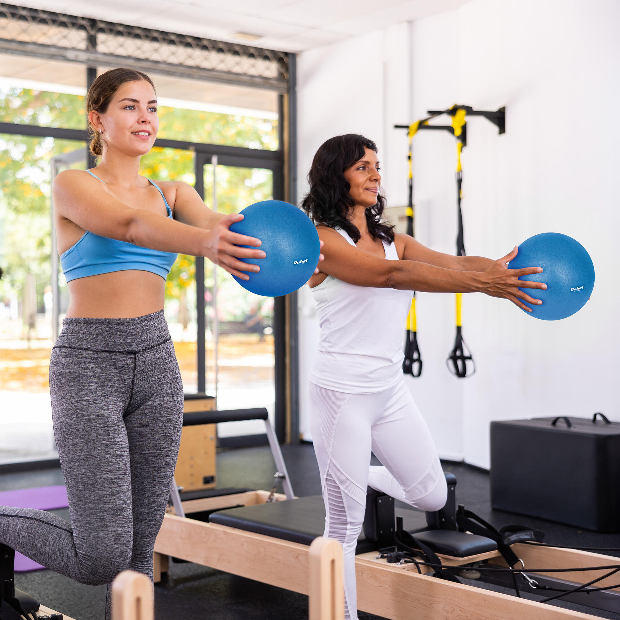Mini piłka gimnastyczna do pilates rehabilitacyjna 25cm Rebel 6/7