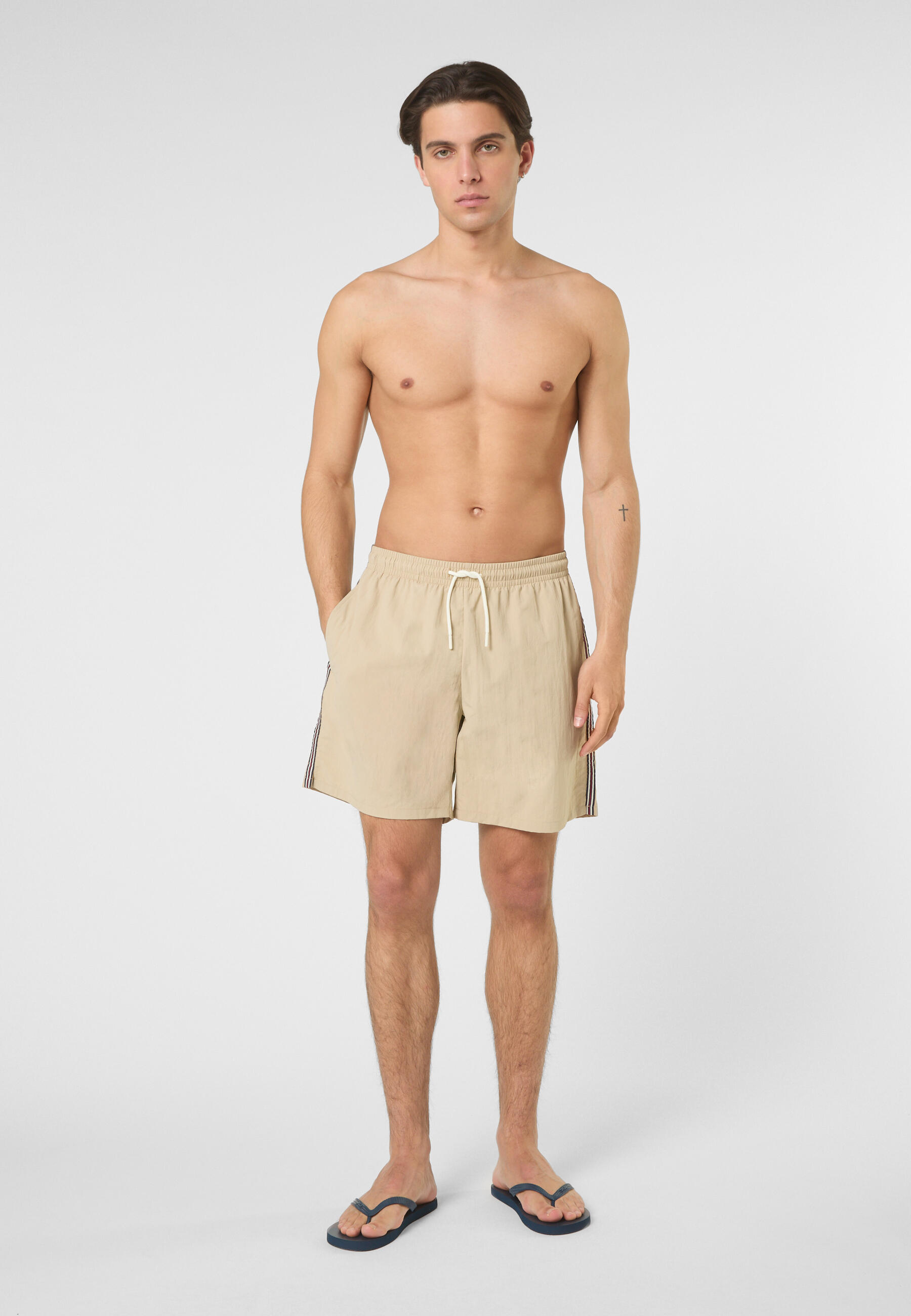 FILA Apparel LERICI Loose Heritage Tape Beachshorts 3/7