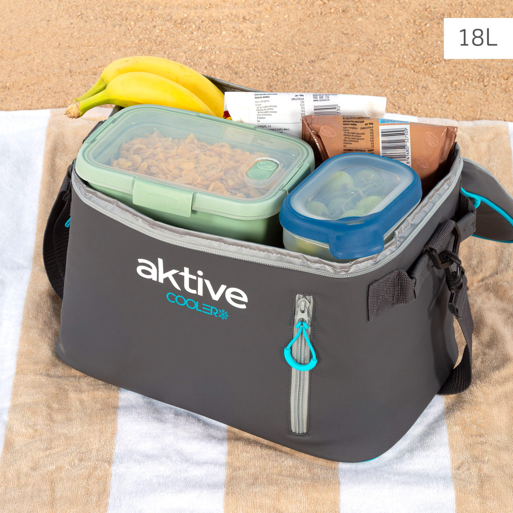 Conjunto com 2 cadeiras de praia azuis, guarda-sol azul e caixa térmica flexível 6/7