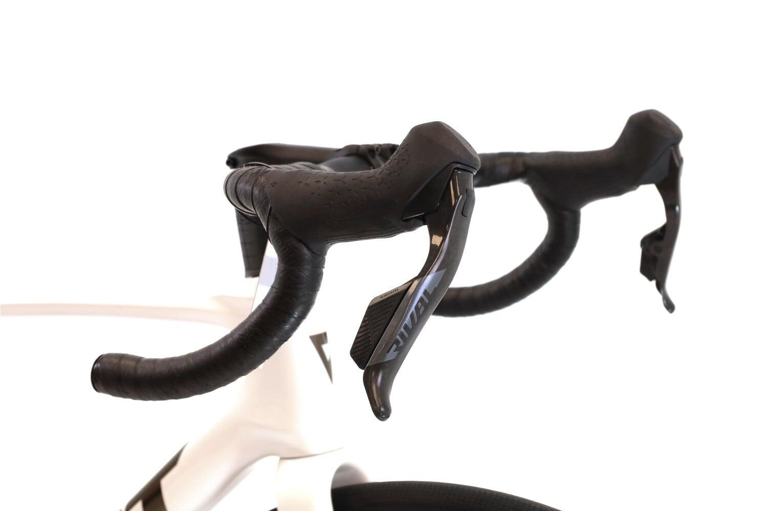 Segunda Vida · Bici estrada ·  Defy Advanced Pro 1 AXS 12V · Bom estado 6/8