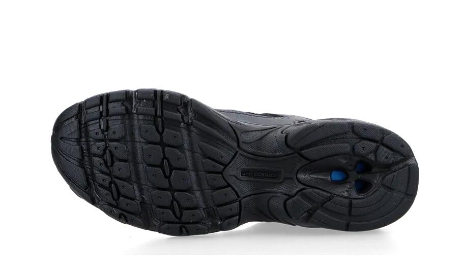 530 Triple Black 2/2