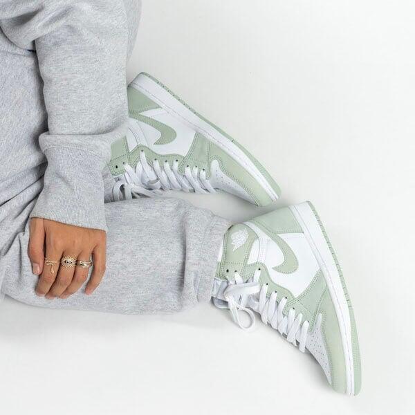 Air Jordan 1 High OG Seafoam 5/6