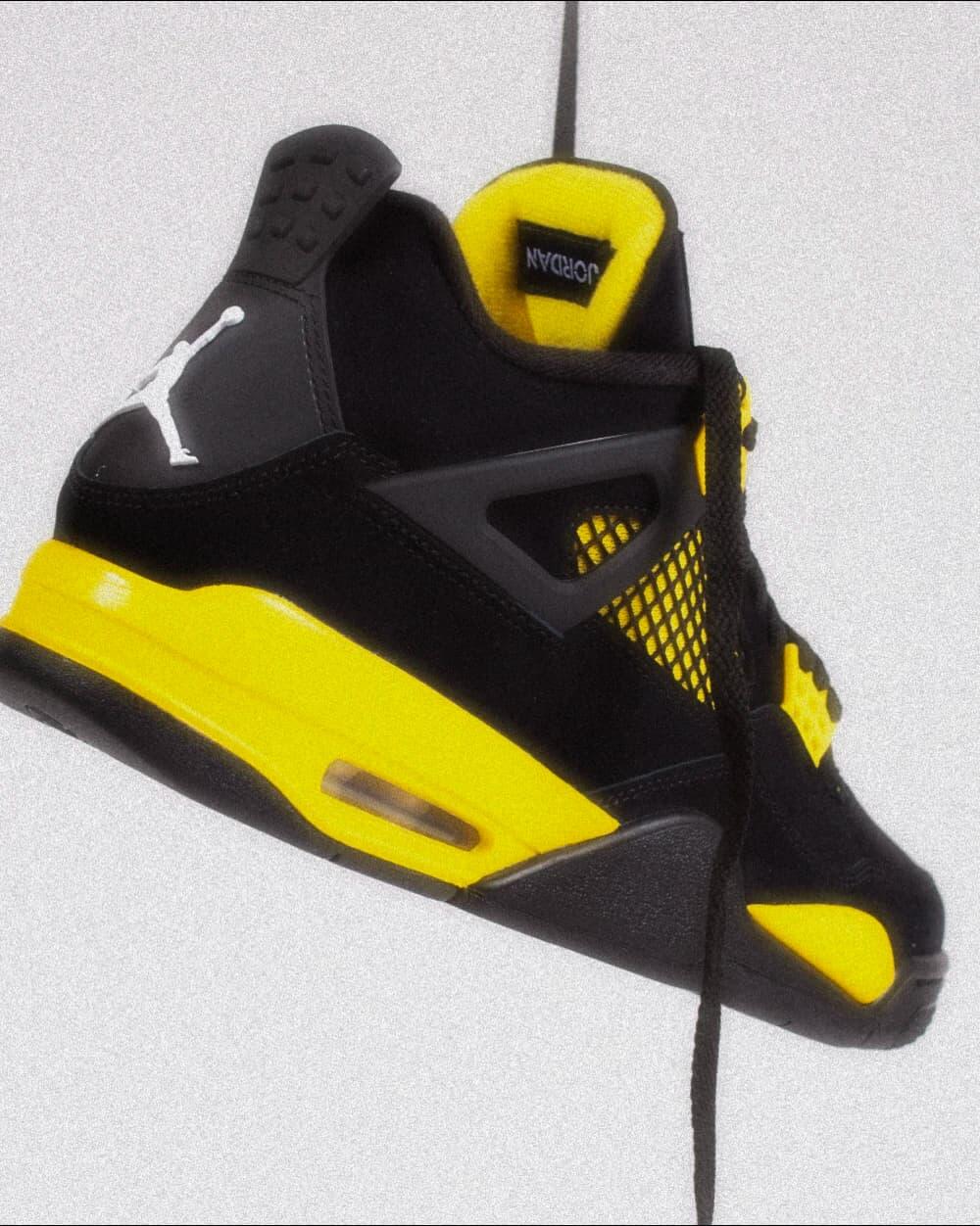 Air Jordan 4 Retro Thunder (2023) 4/6