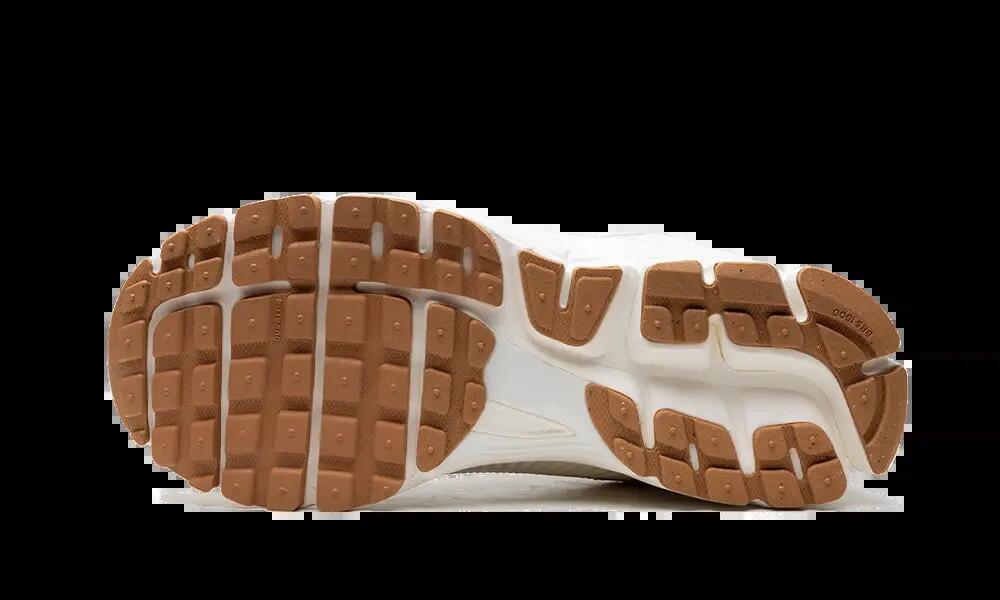 Ténis Zoom Vomero 5 White Gum 3/3