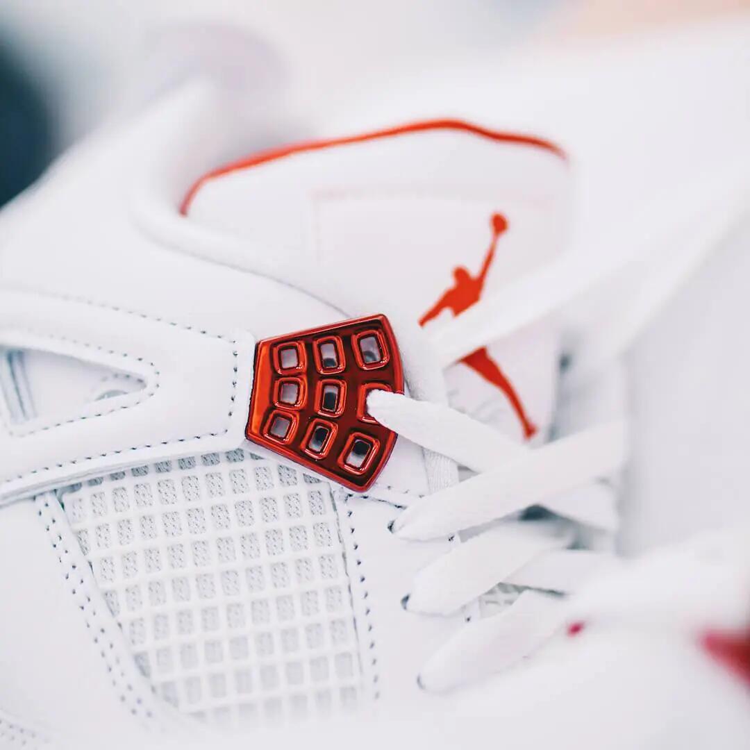 Schoenen - Streetwear - Unisex - Air Jordan 4 Retro - Metallic, Wit/Metaal/Zwart 4/6