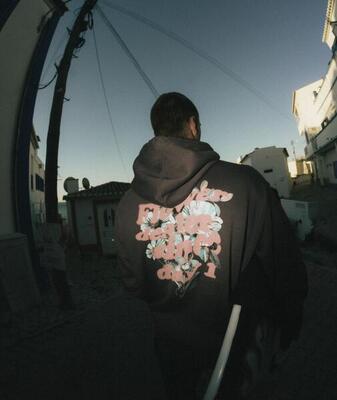 Hoodie dealer