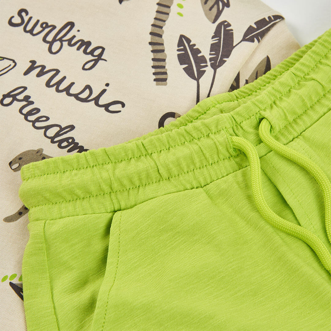 Conjunto de camiseta estampada y pantalón corto para niño 7/7