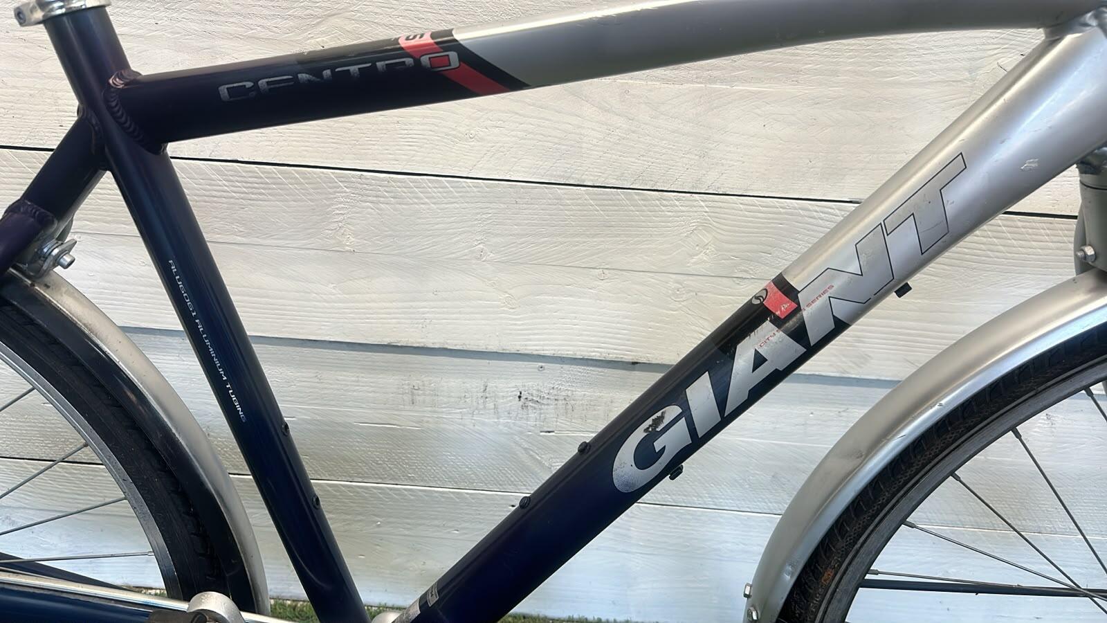 Bicicleta usada Giant Centro 4/4