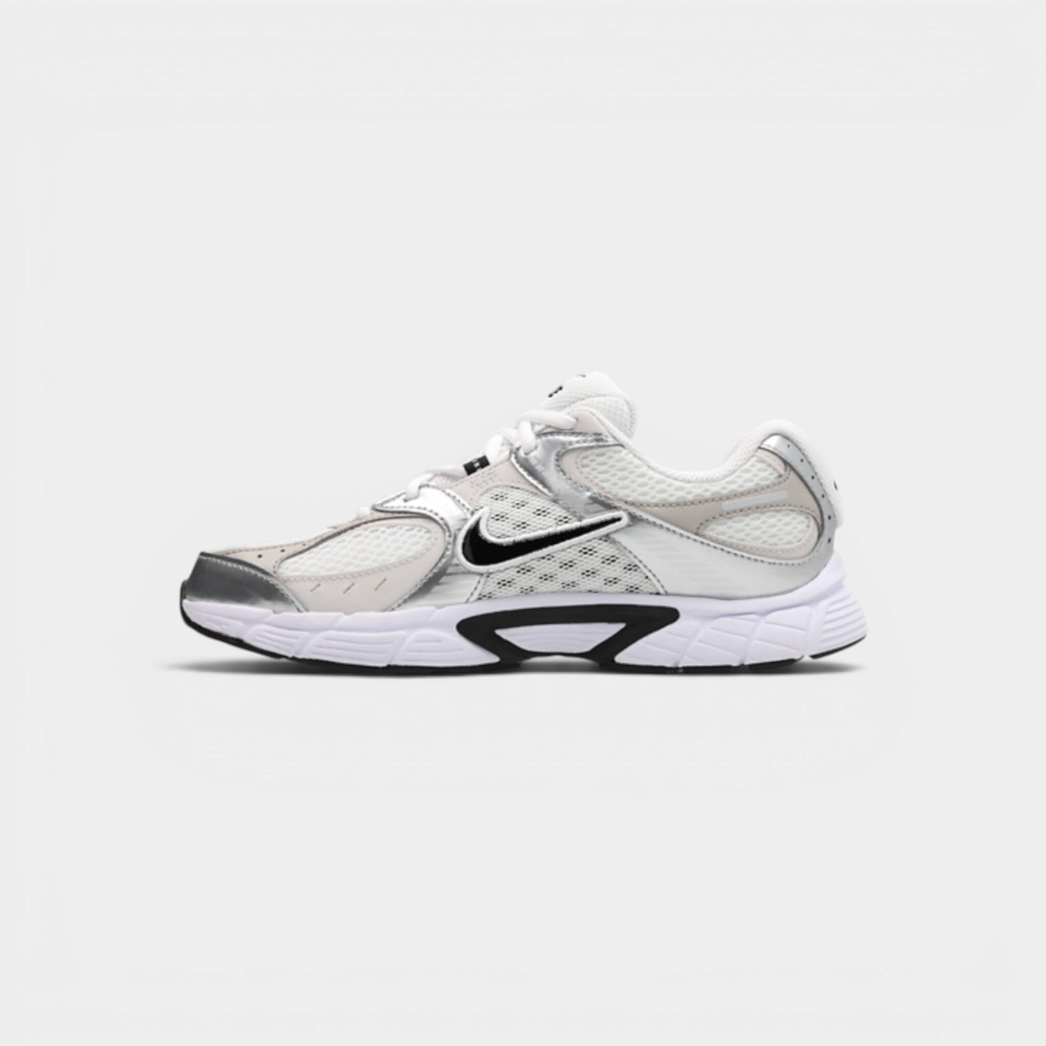Nike V5 RNR White Vast Grey College Grey Black 2/3