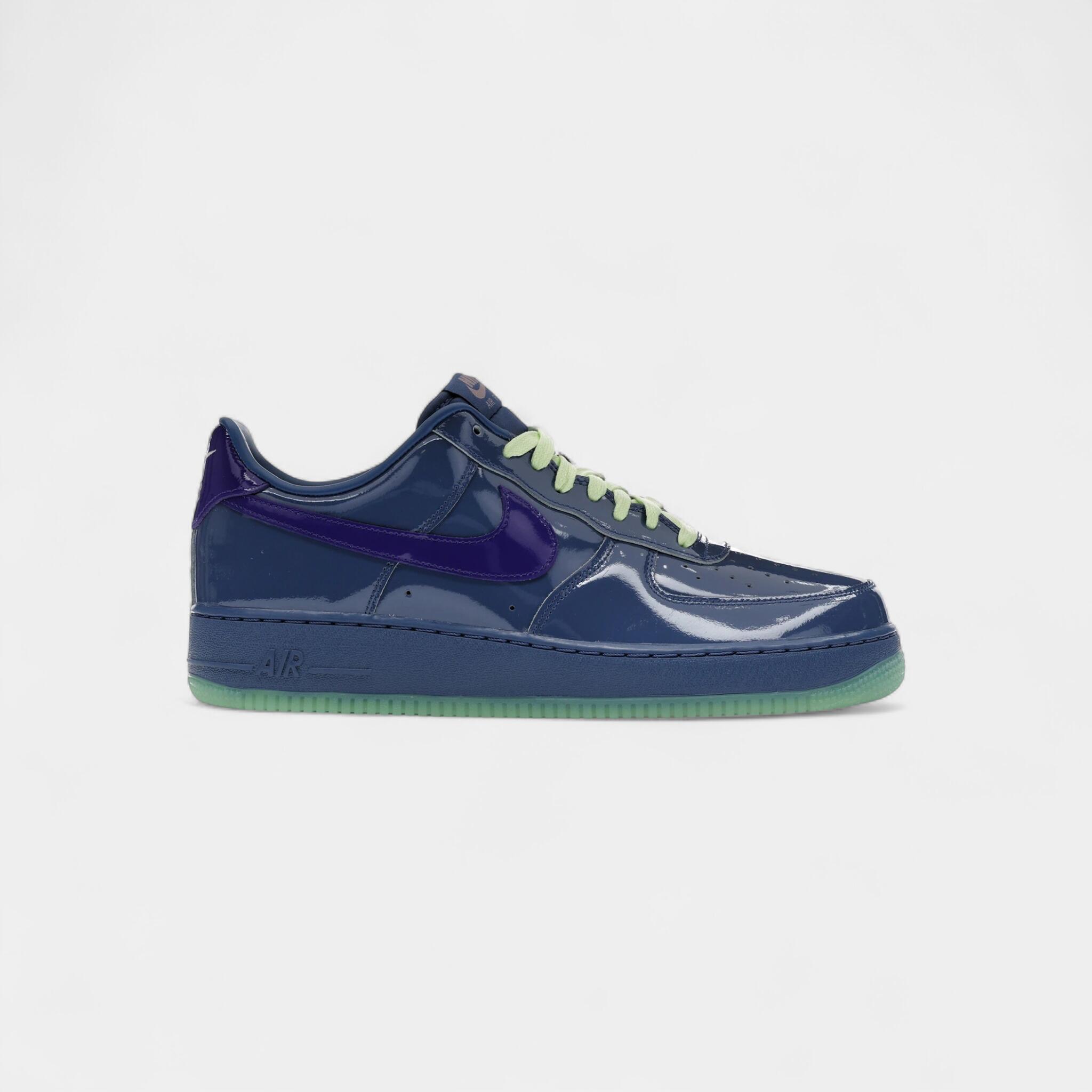 NIKE picture