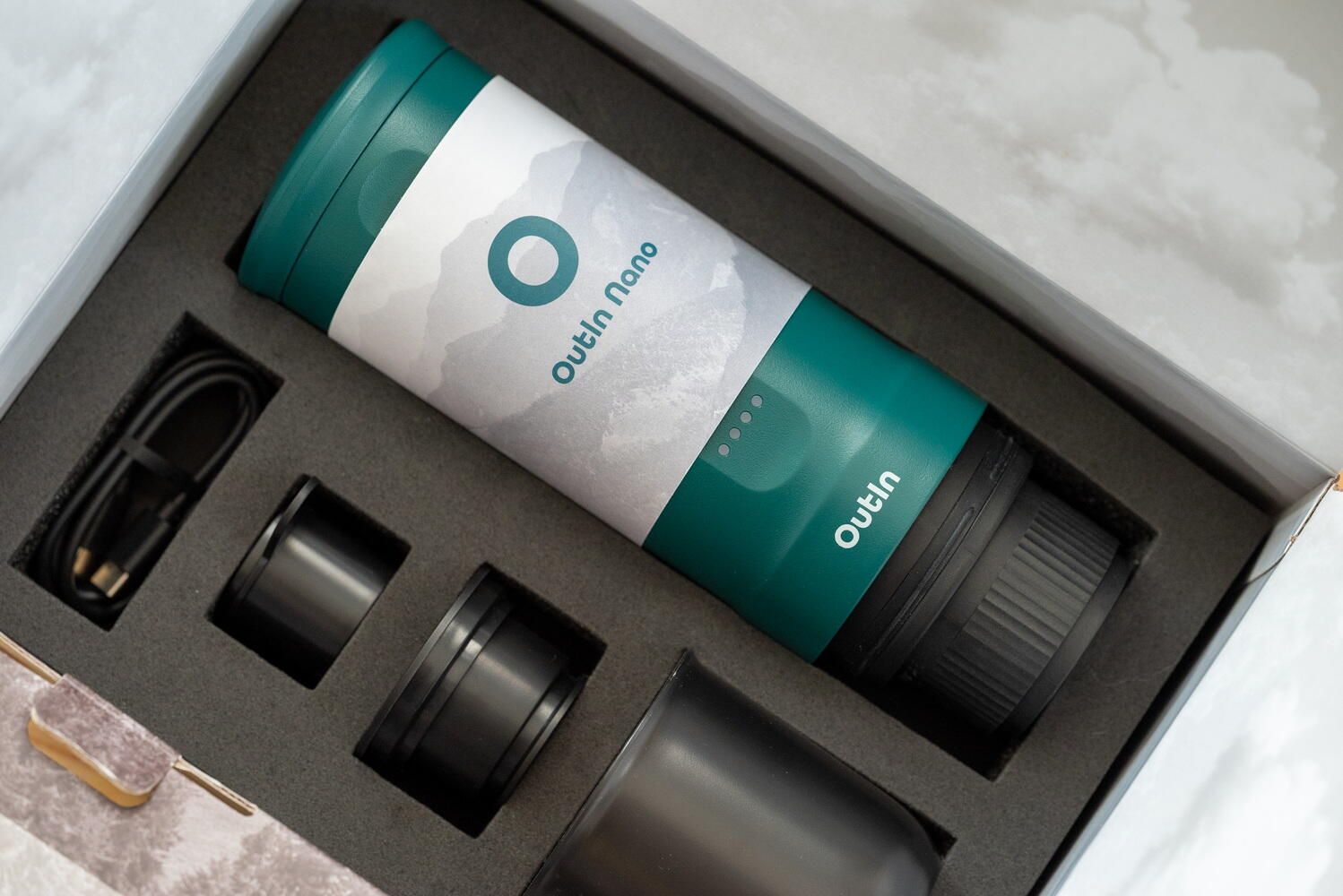 Kit OutIn Nano macchina da espresso elettrica + custodia EVA – Turchese 4/8