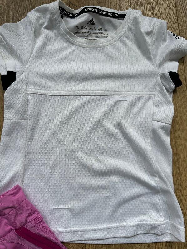 Tussen Particulieren - Tenniskleding voor meisjes van 4-6 jaar: Nike, Adi 3/4
