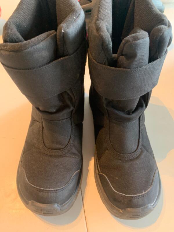 Entre Particuliers - Bottes de neige de couleur noir, taille 38 2/3