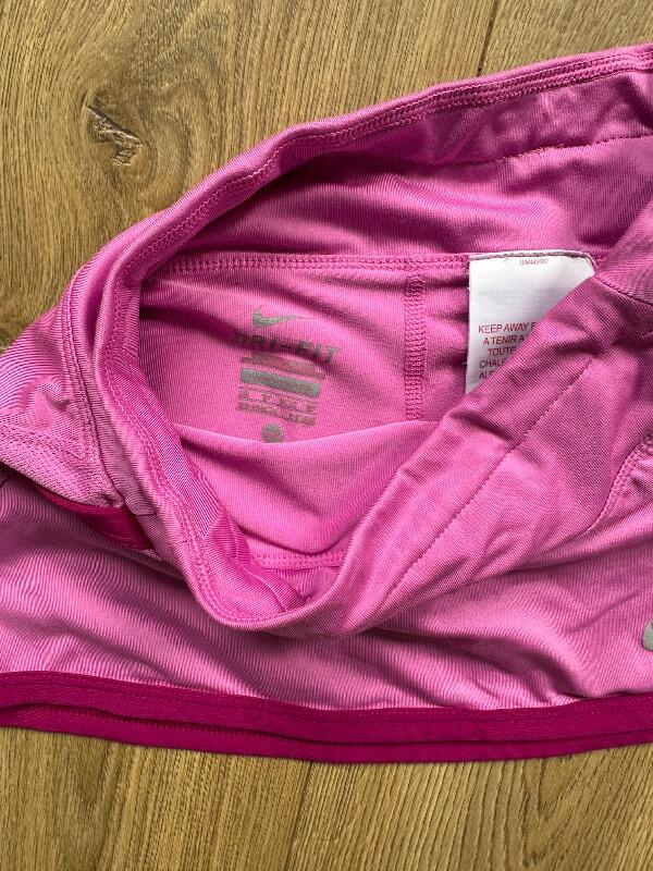 Tussen Particulieren - Tenniskleding voor meisjes van 4-6 jaar: Nike, Adi 2/4